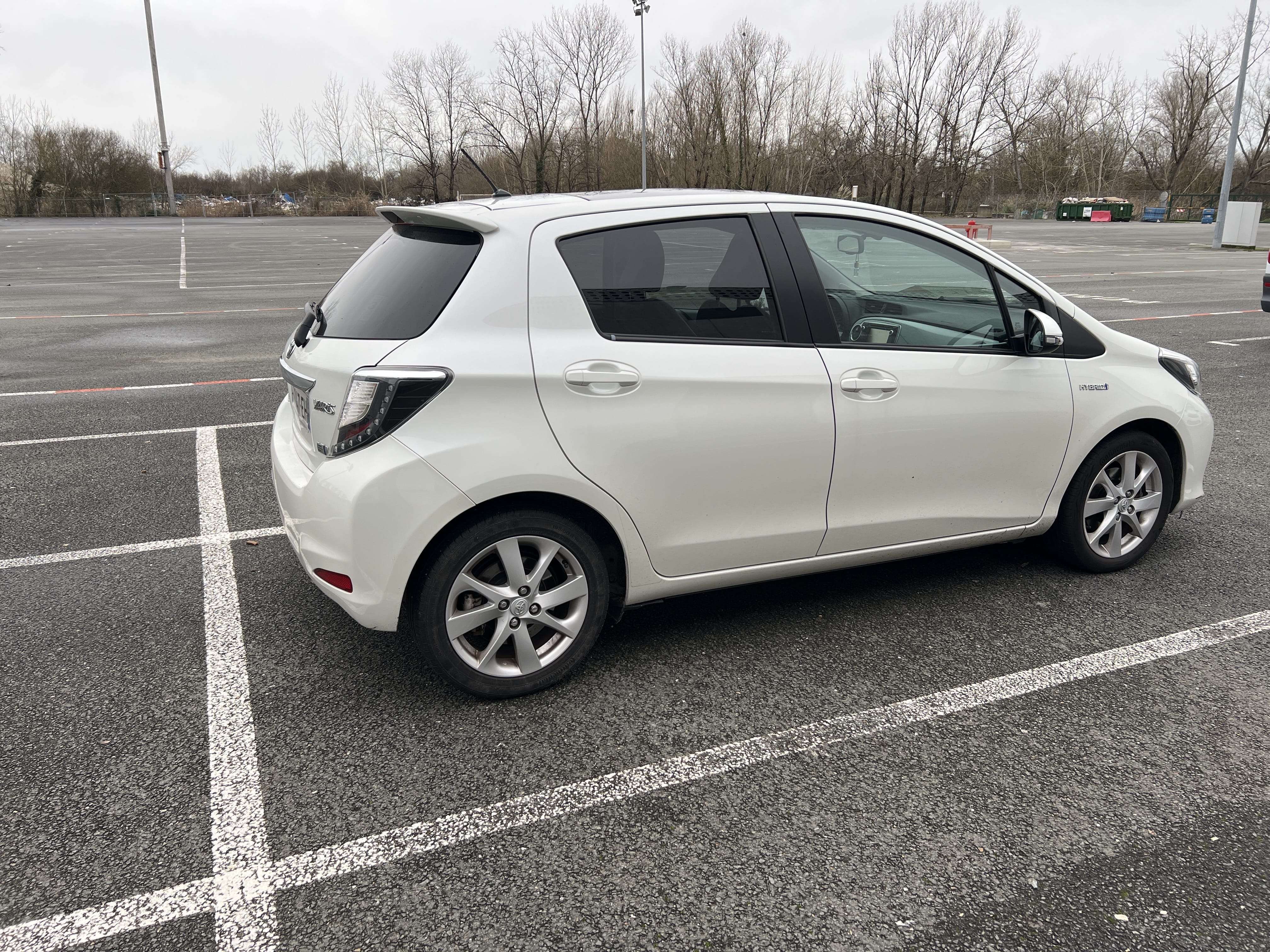 Toyota Yaris Hybride   BOÎTE AUTO avec Audio Bluetooth