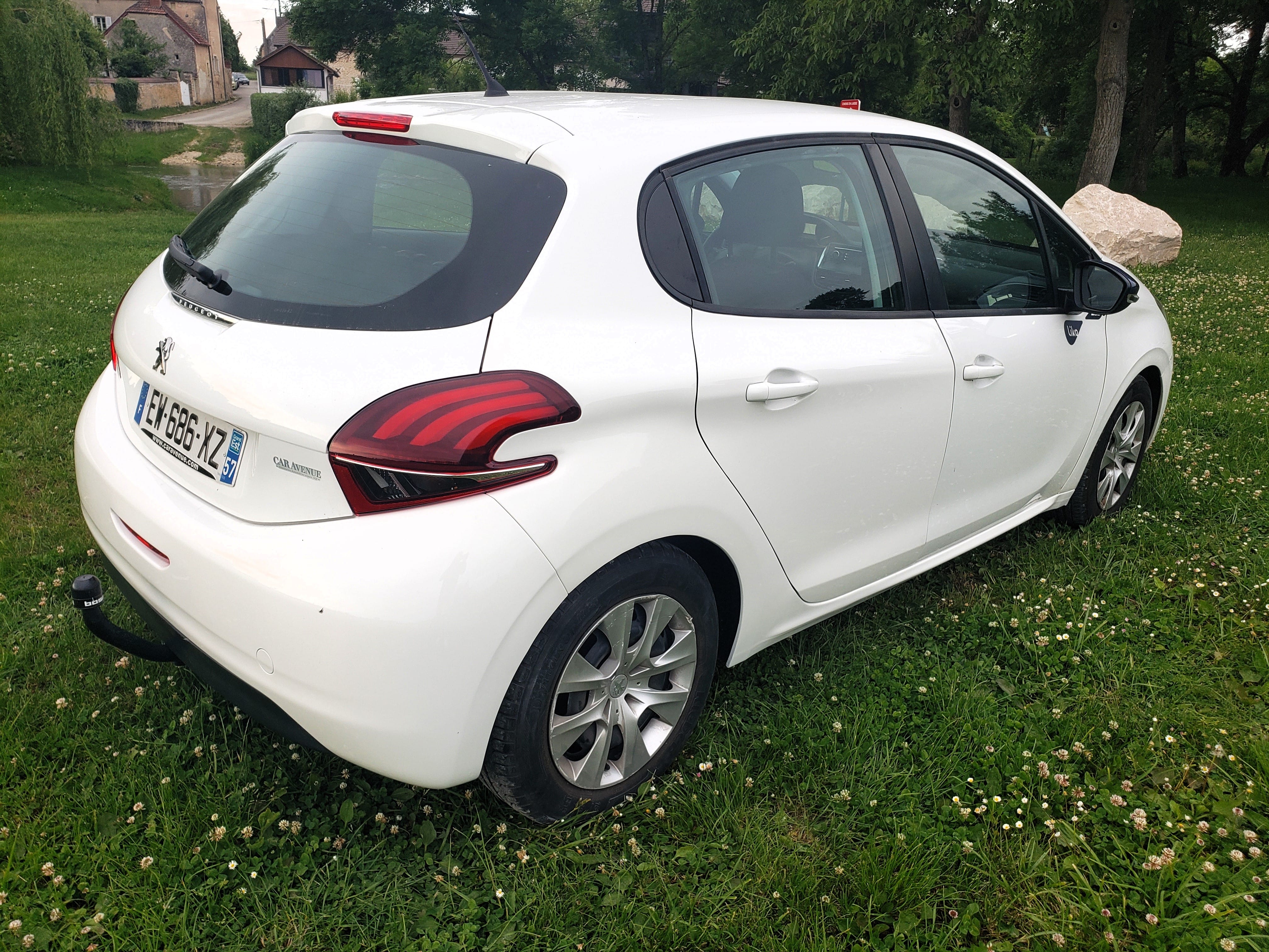 Peugeot 208 - Gare de Dijon avec Régulateur de vitesse