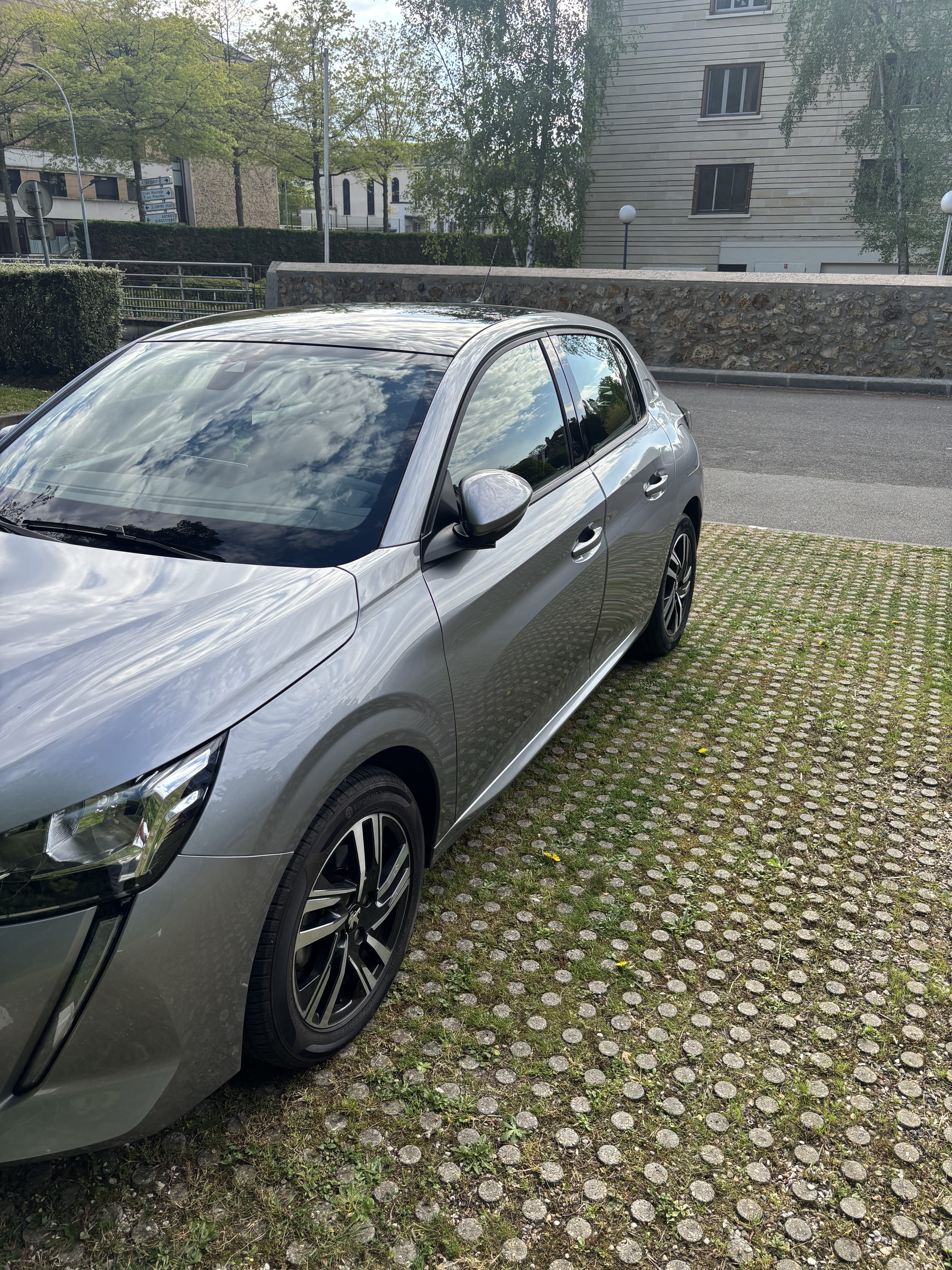 Peugeot 208 avec Régulateur de vitesse