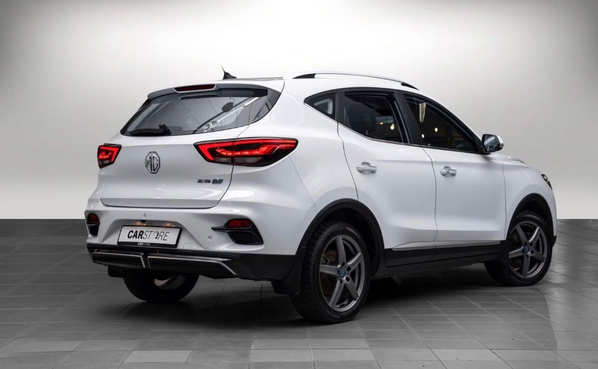 MG ZS EV med Ryggekamera