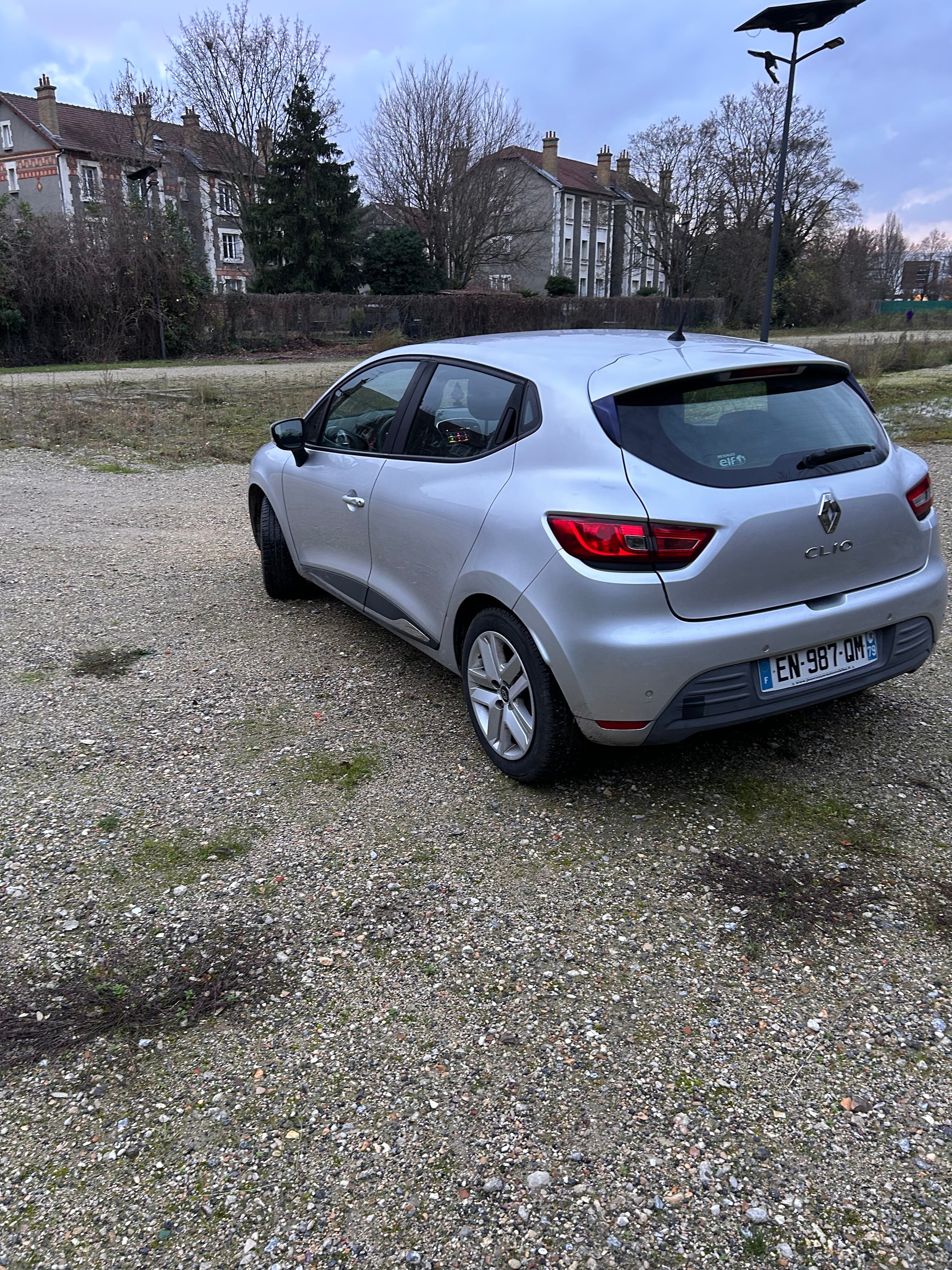 Renault Clio 0.9 avec GPS