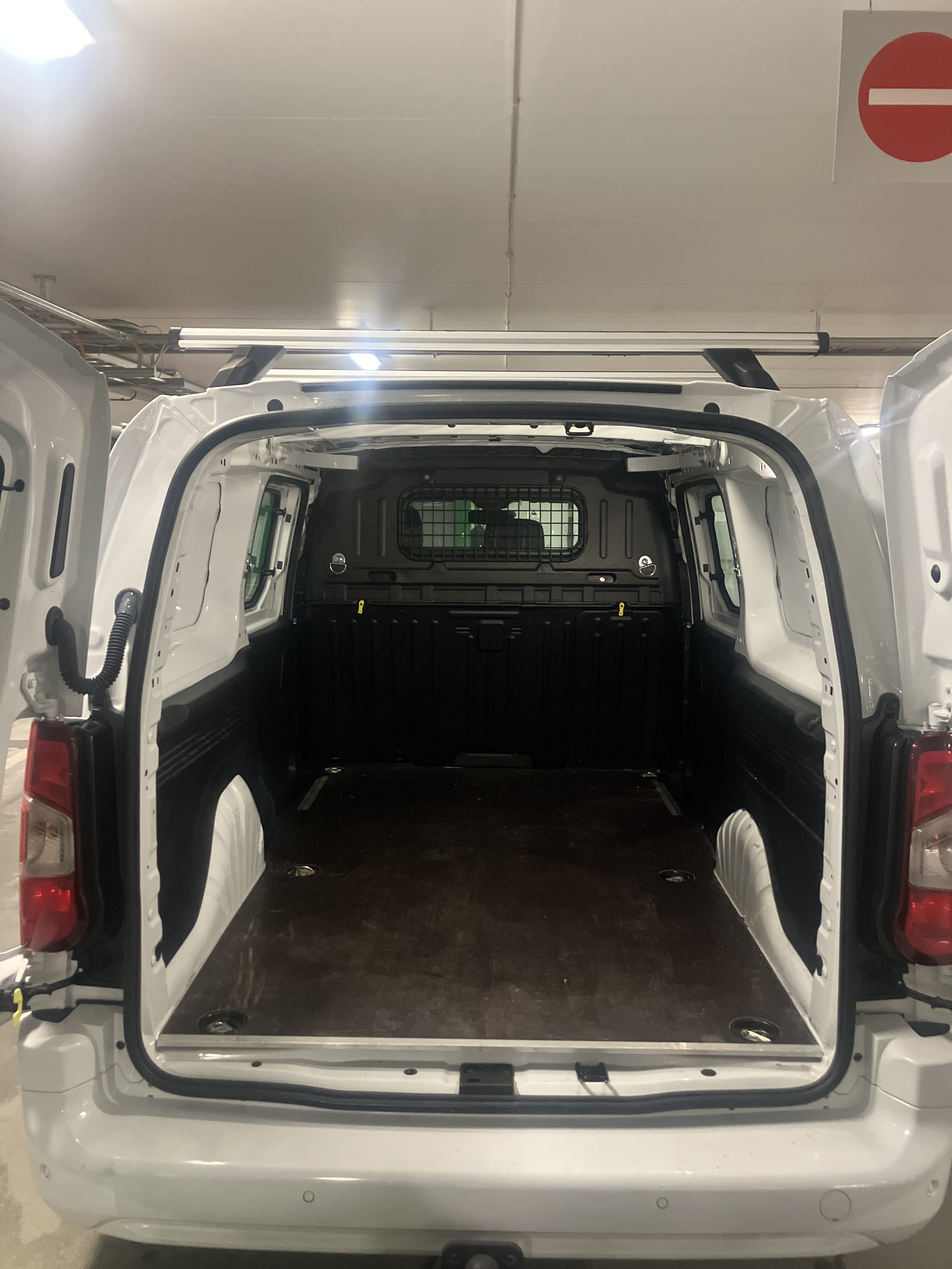 Toyota Proace City 1.5 D-4D (BlueHDi) – 130 hk, automatgir, cruise control, Apple CarPlay/Android Auto med Lydinngang