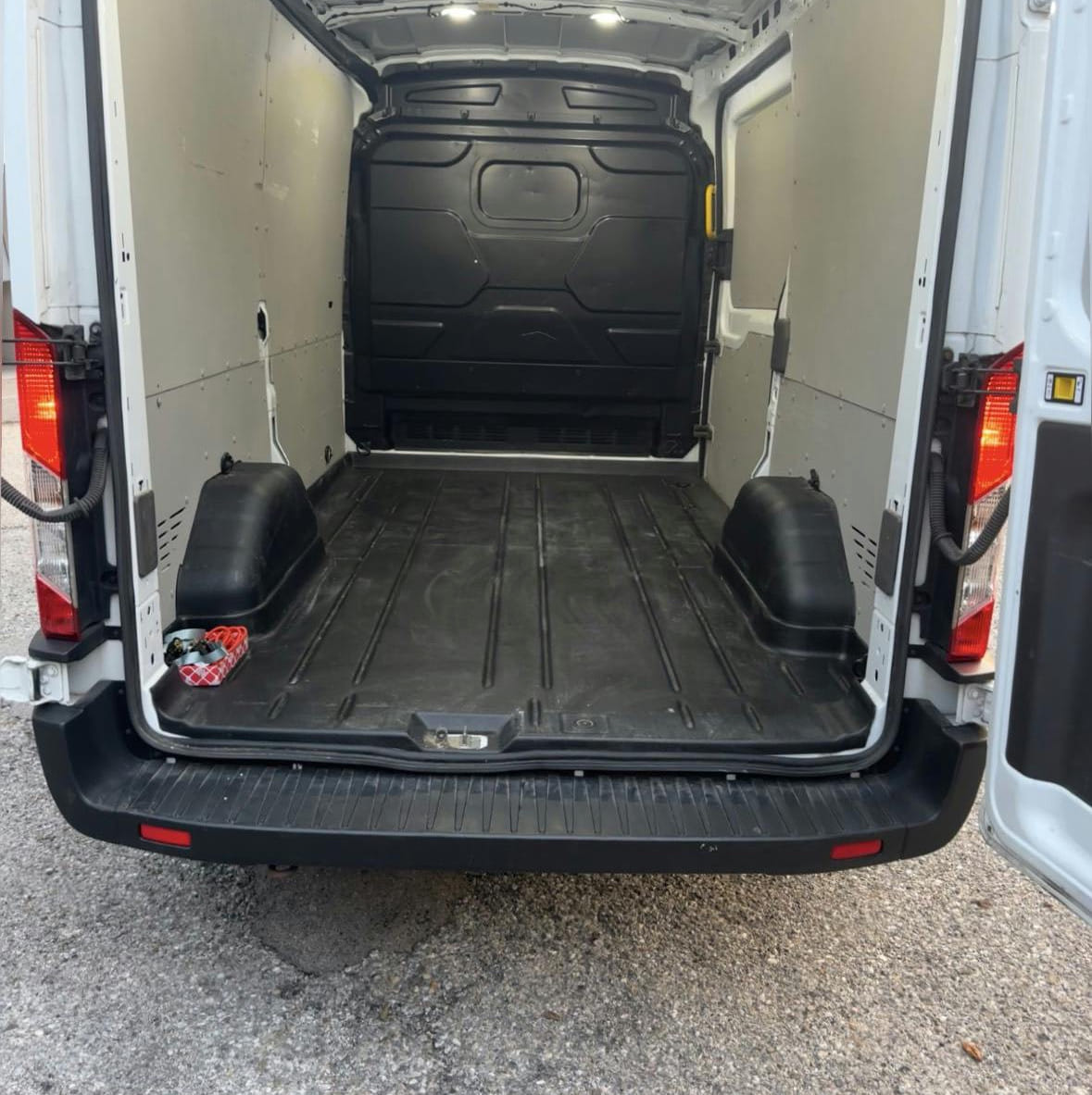 Ford Transit 150