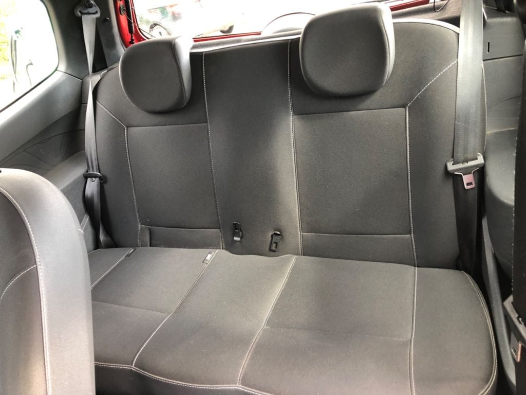 Renault Twingo - roter Flitzer con Entrada de Audio/iPod