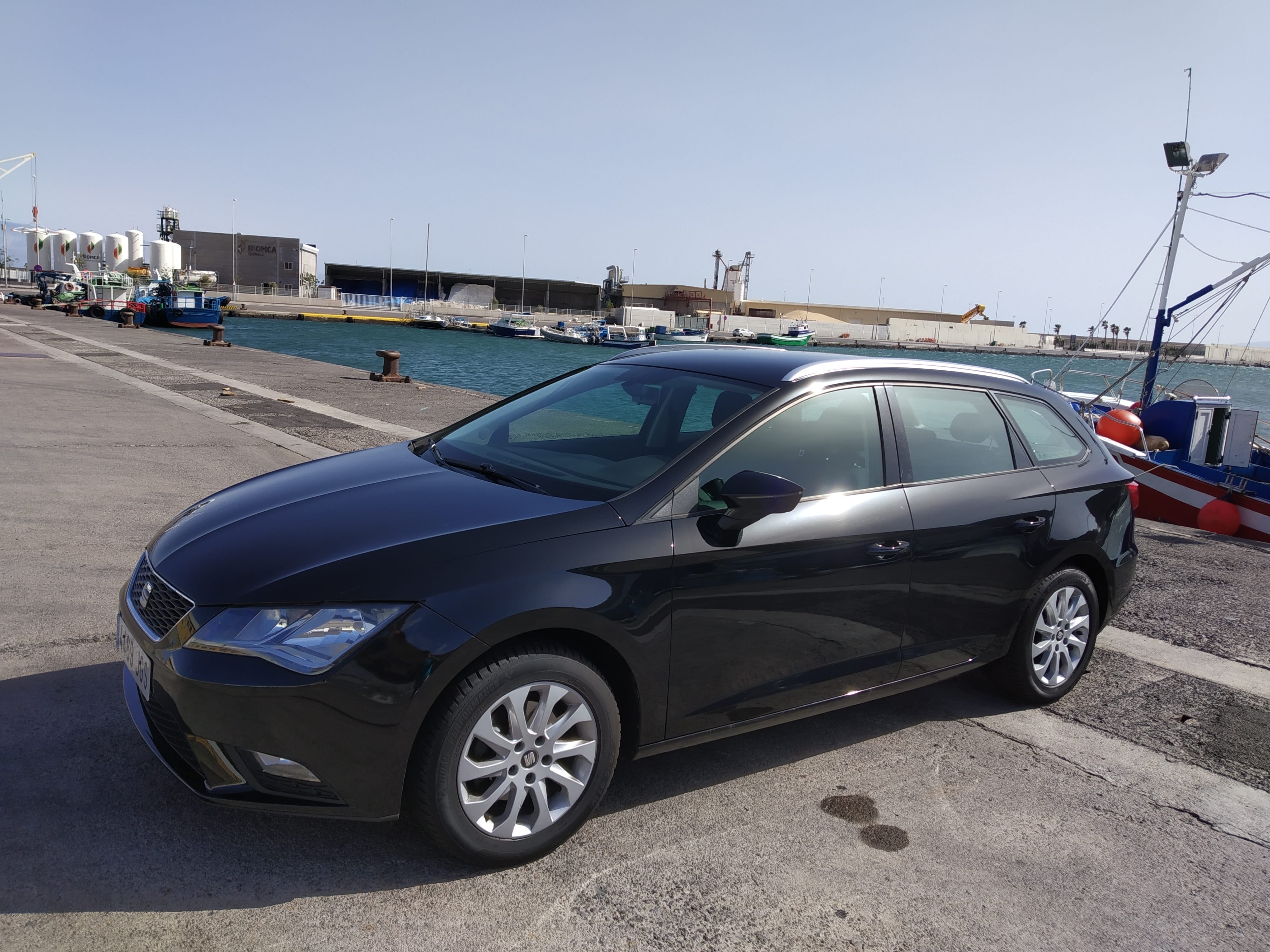 Seat Leon ST 125 Style 1.4 Start/Stop with Roof box
