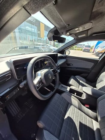 Renault 4 E-Tech met GPS