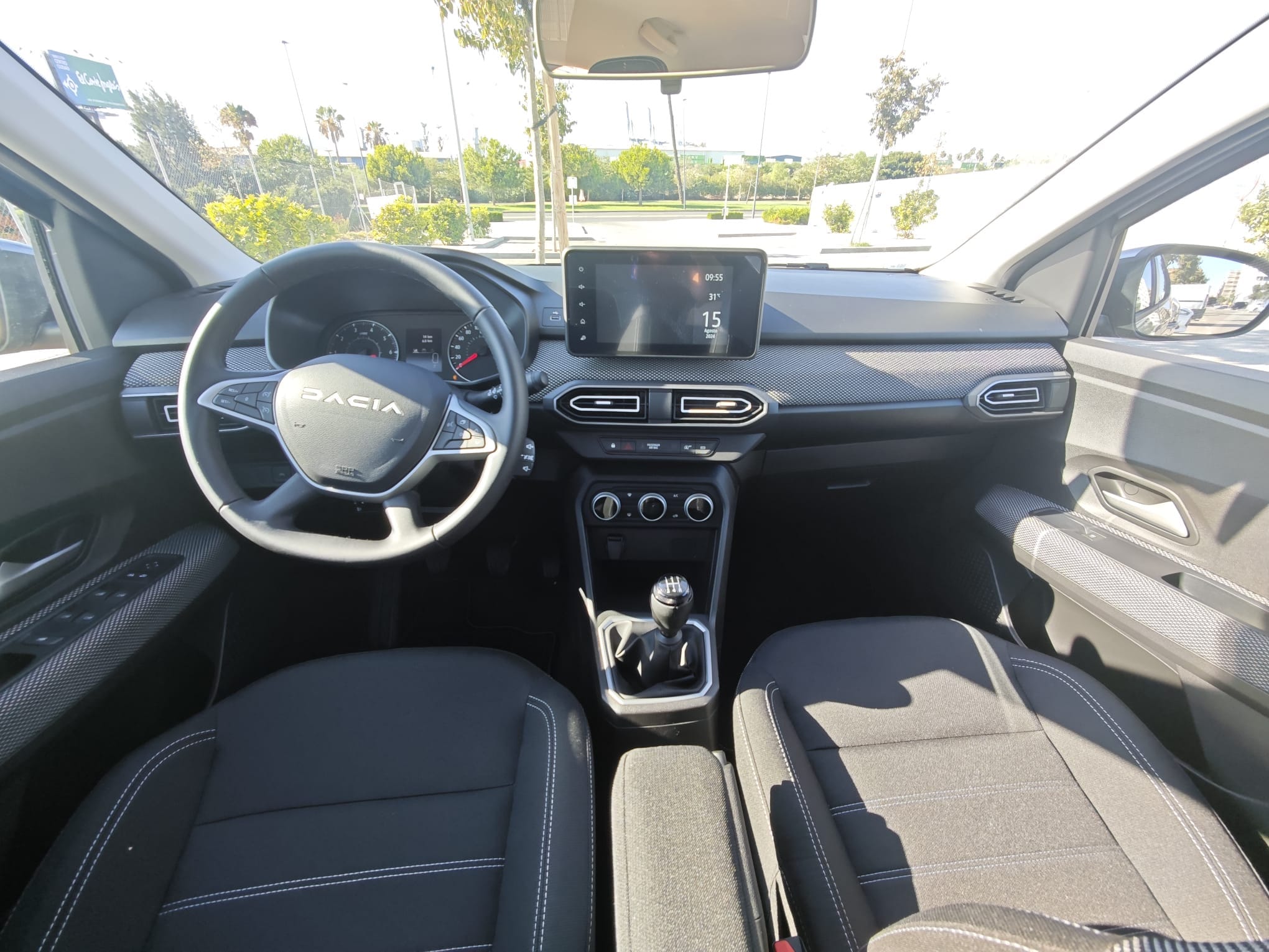 Dacia Sandero avec Siège bébé
