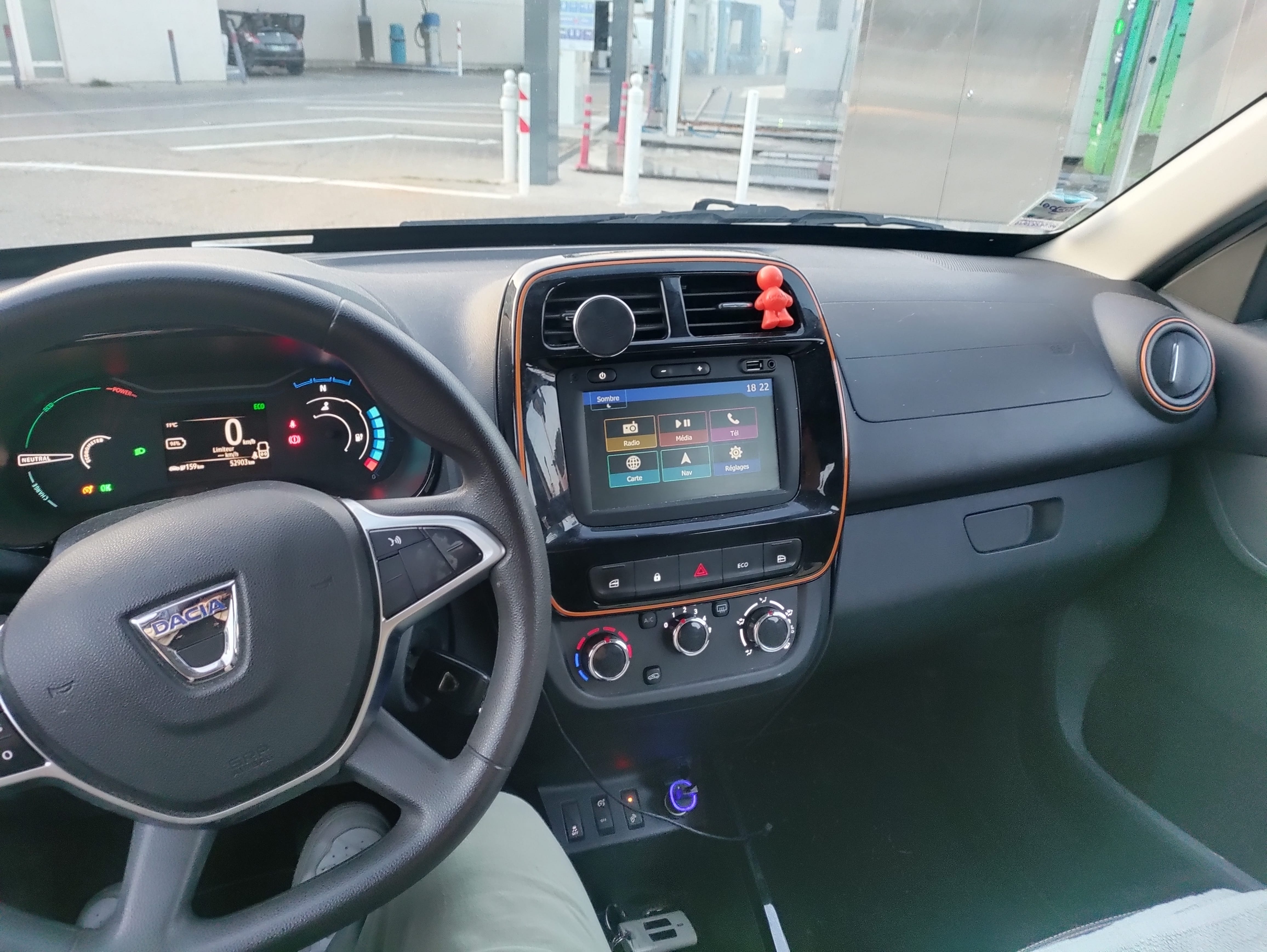 Dacia Spring avec Entrée audio / iPod