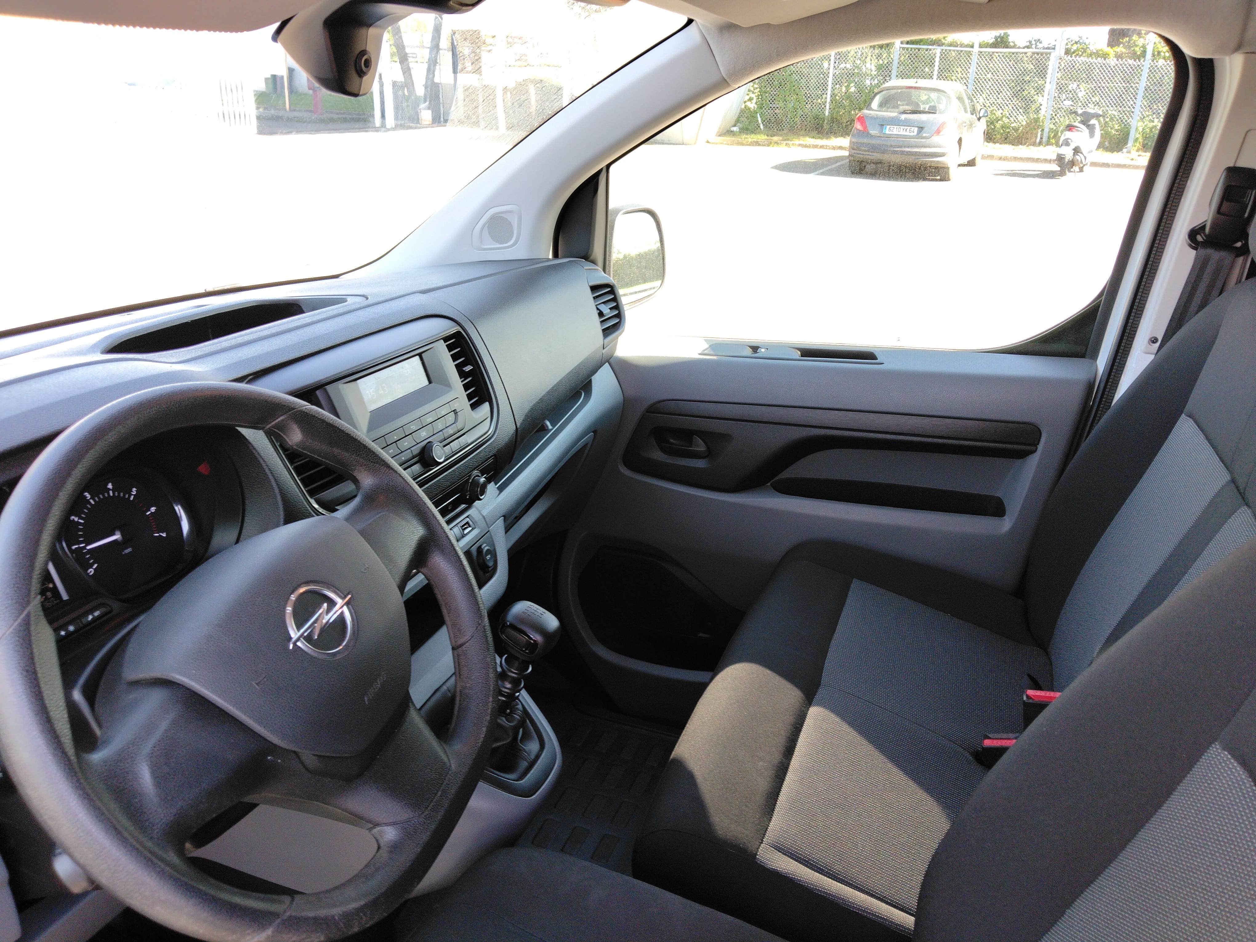Opel Vivaro avec Port USB