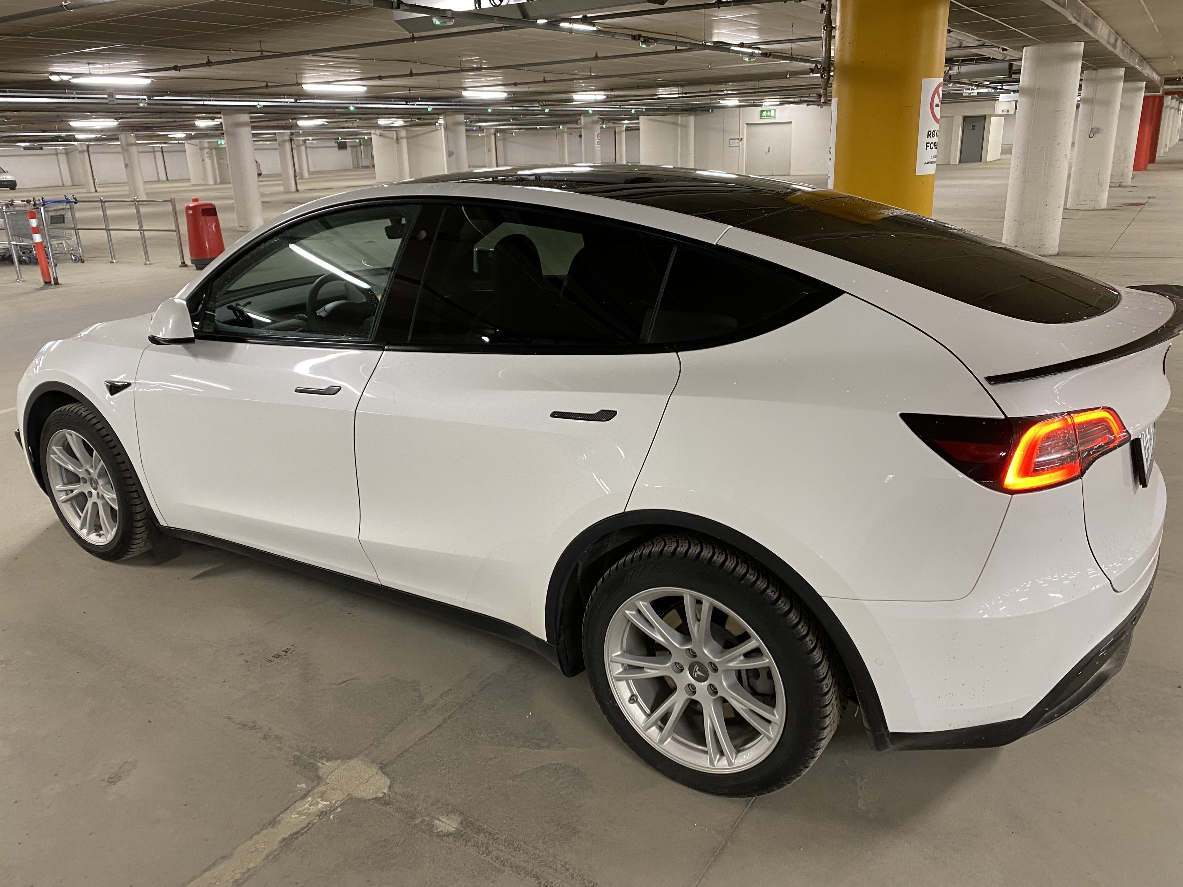 Tesla Model Y Long Range met GPS