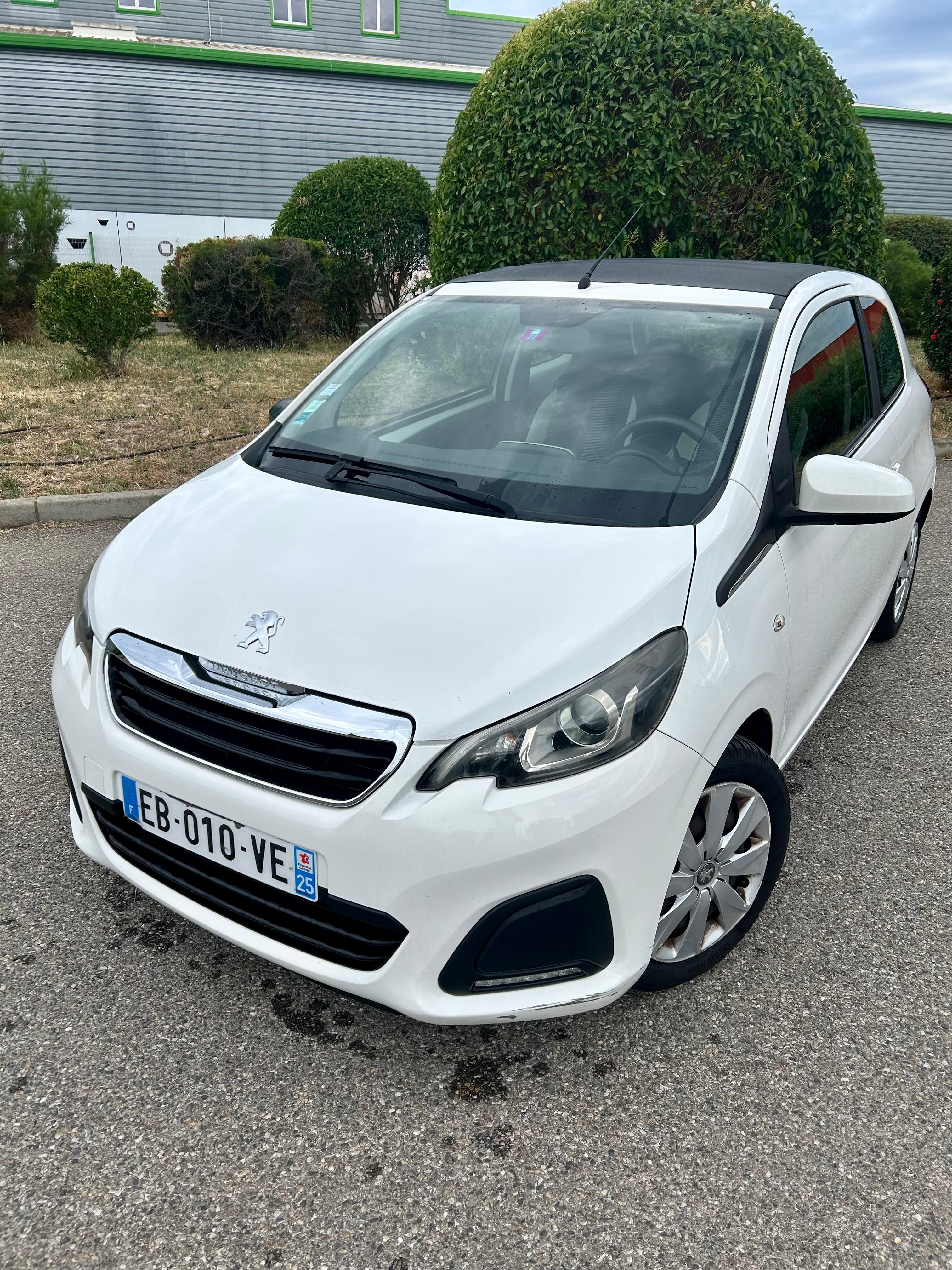 Peugeot 108 Aéroport + toit ouvrant avec Autoradio