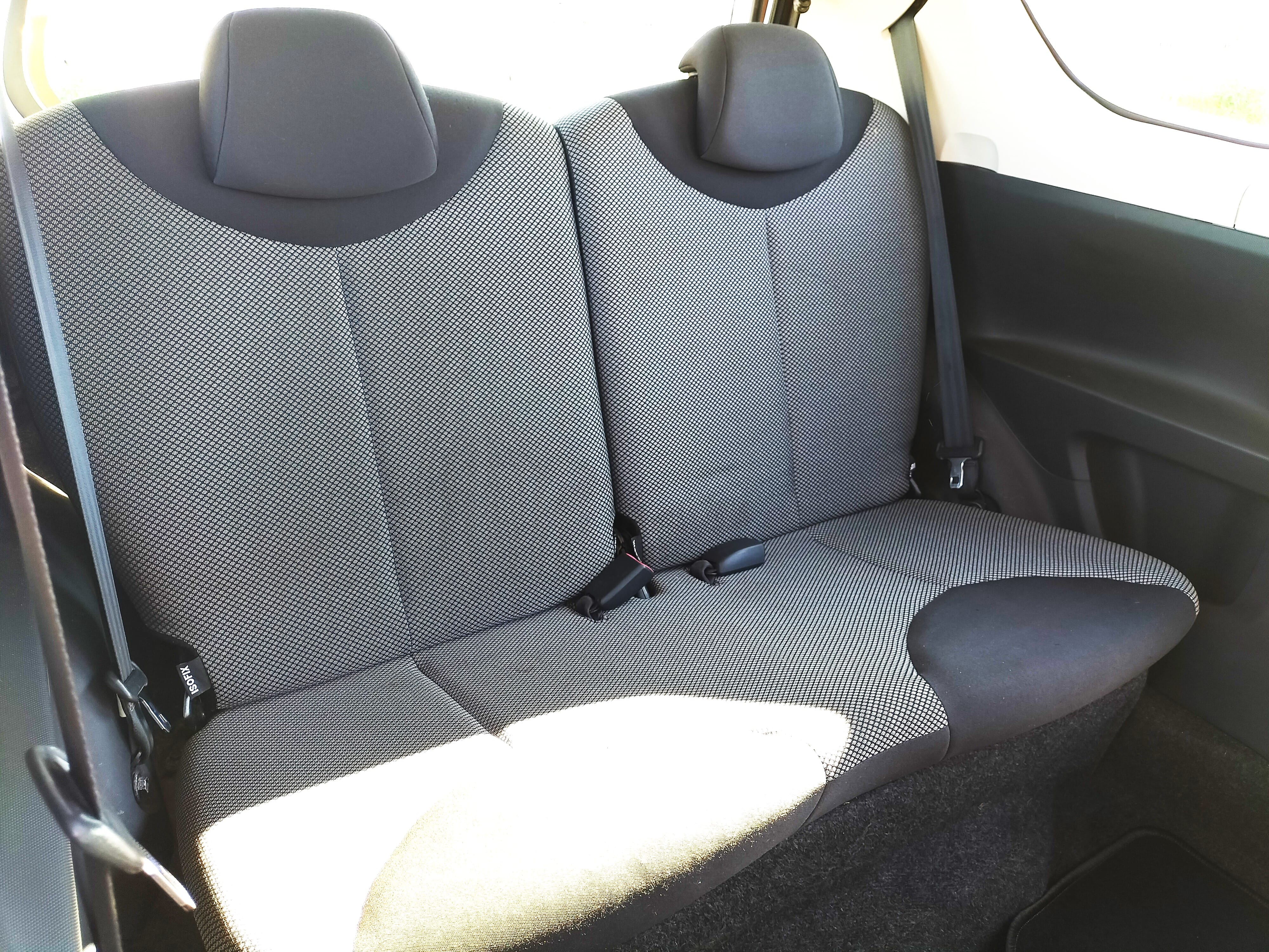 Toyota Aygo Dynamique 2013 – 1.0 VVT-i – 68 ch – Essence – Boîte manuelle - Climatisation avec Entrée audio / iPod