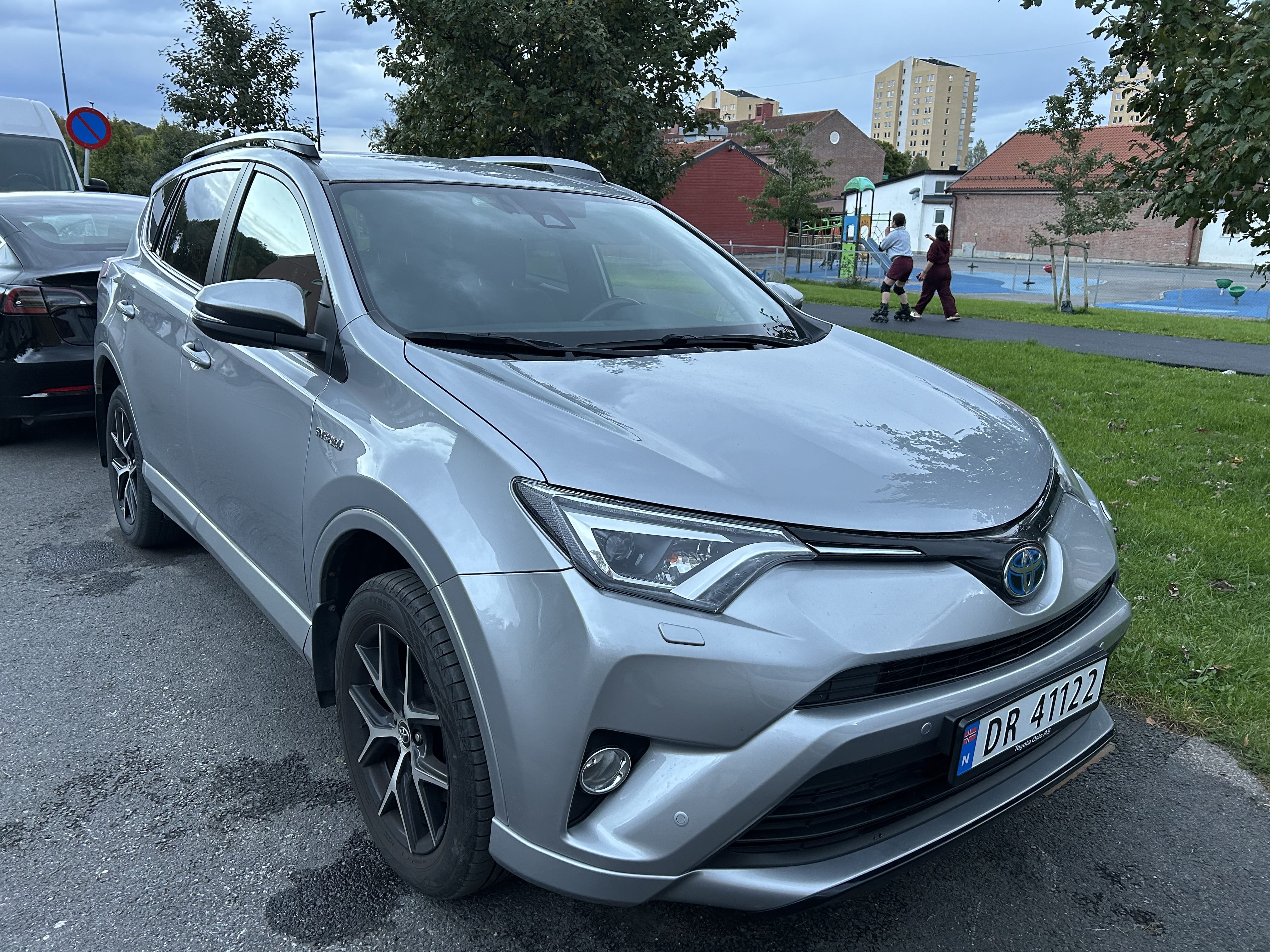 Toyota Rav4 Hybrid, 2017, Blyfri 95 / Electric (hybrid), automatic