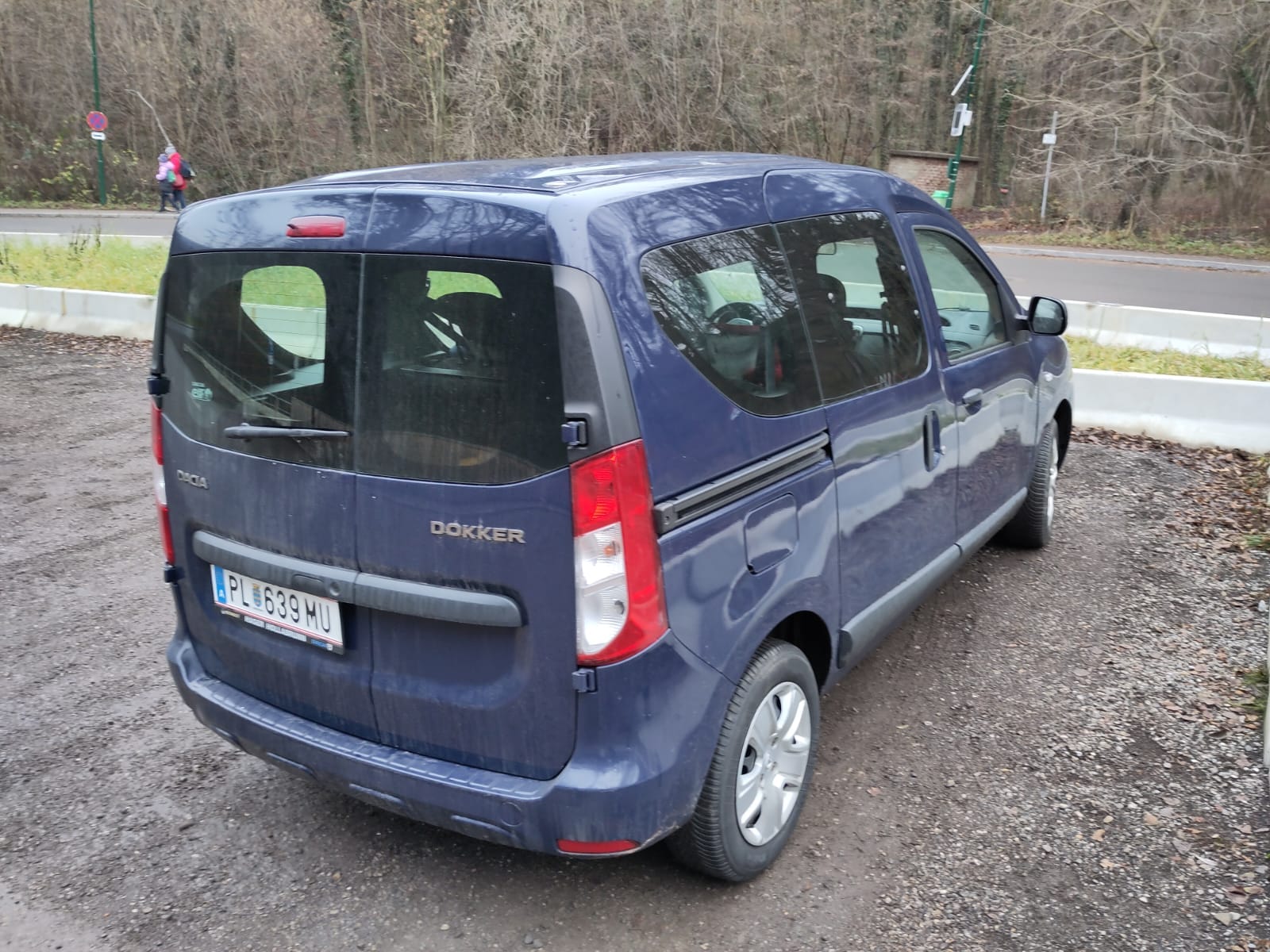 Dacia Dokker Van mit Navigationsgerät