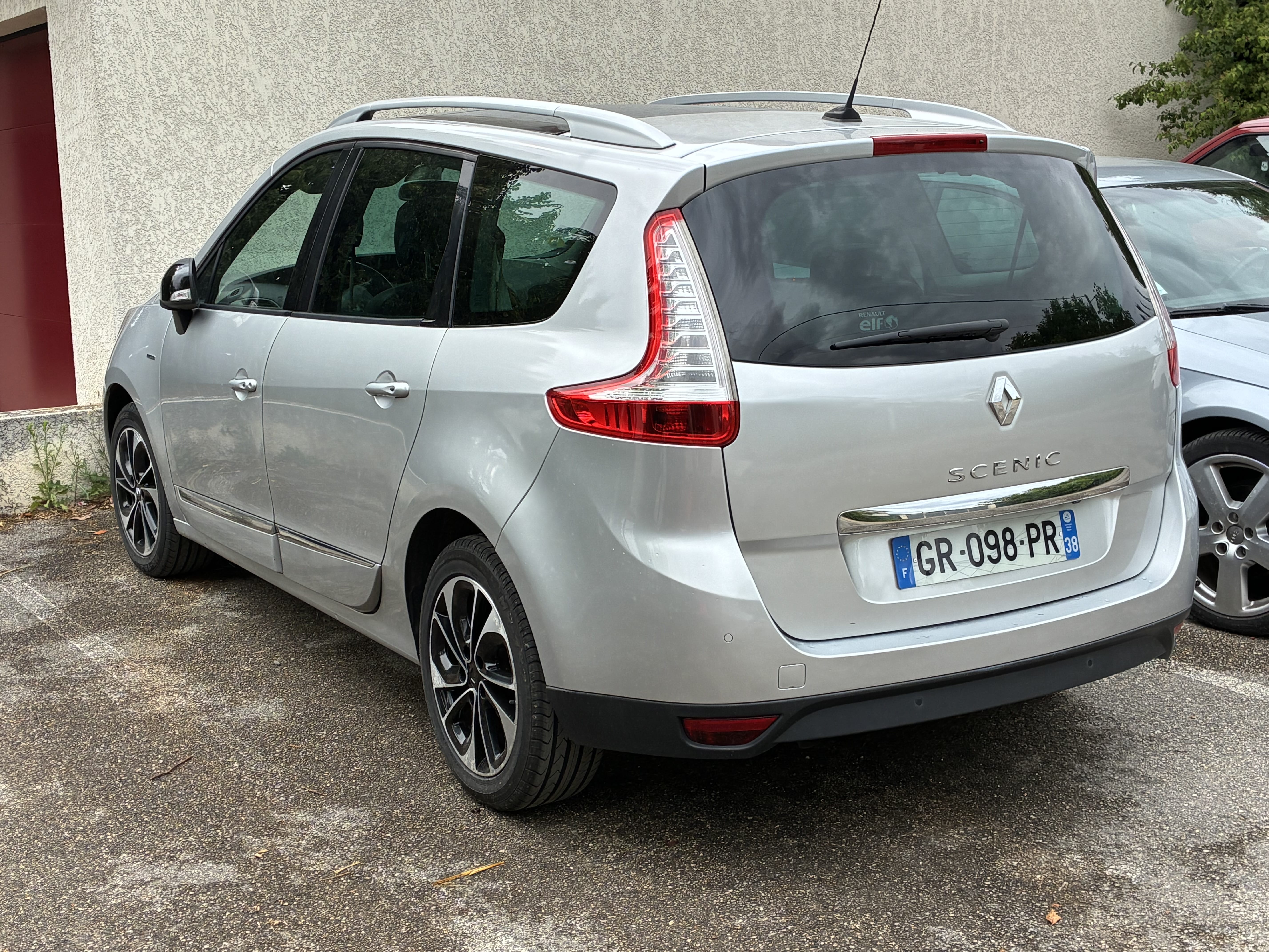 Renault Grand Scenic 1.5 DCI 7 Places Diesel avec GPS