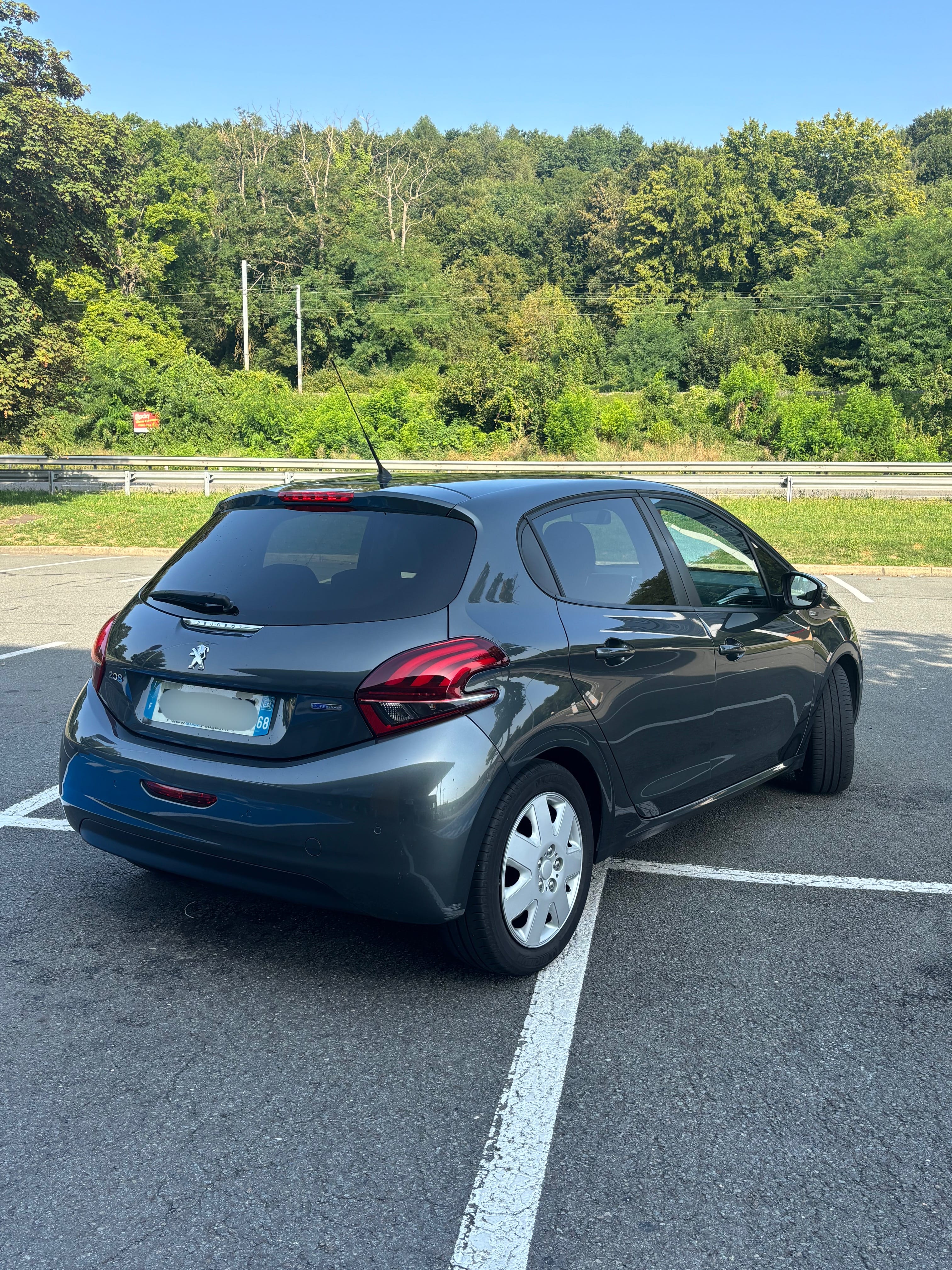 Peugeot 208 avec Climatisation