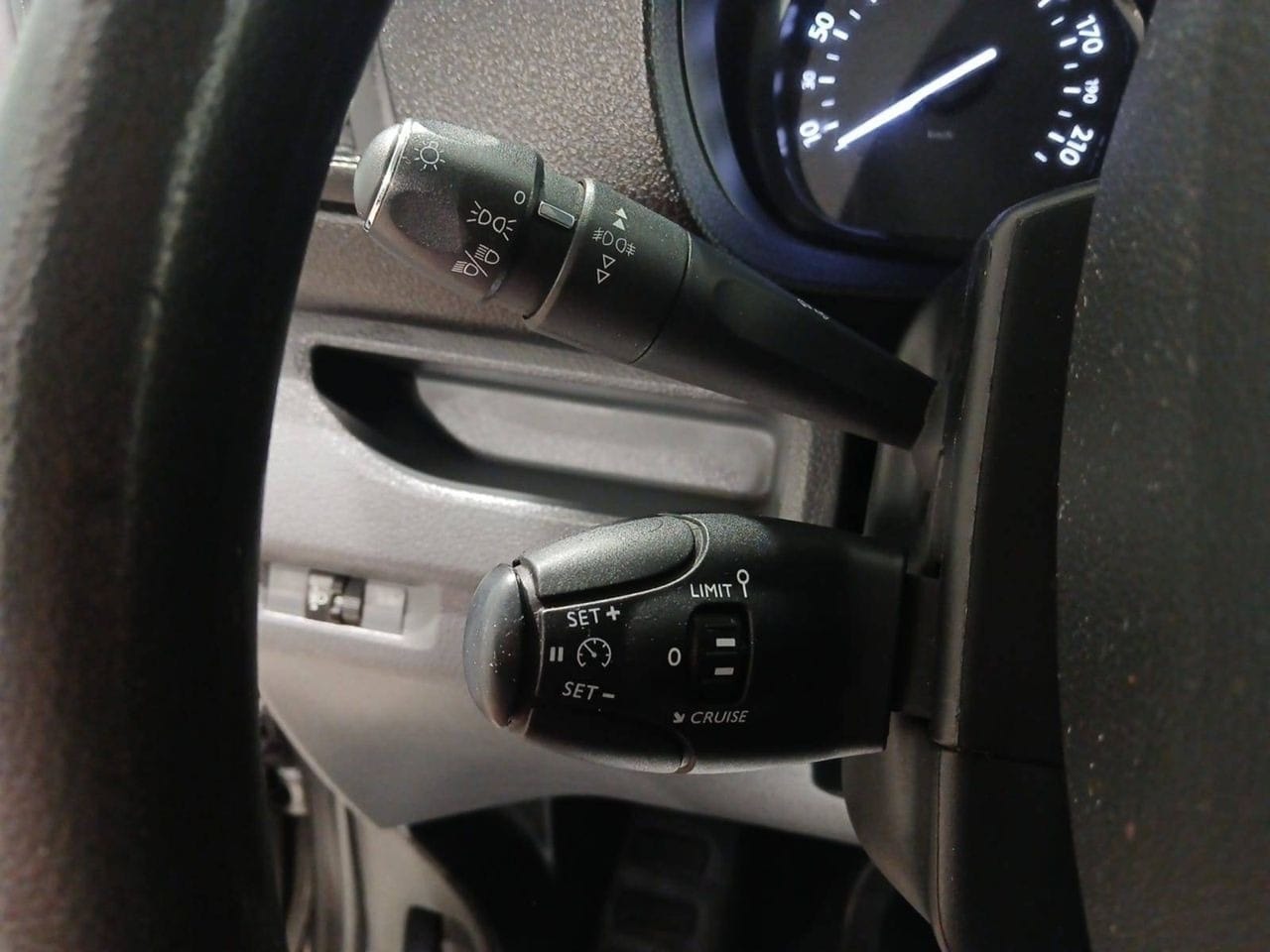 Peugeot Expert con Apple CarPlay