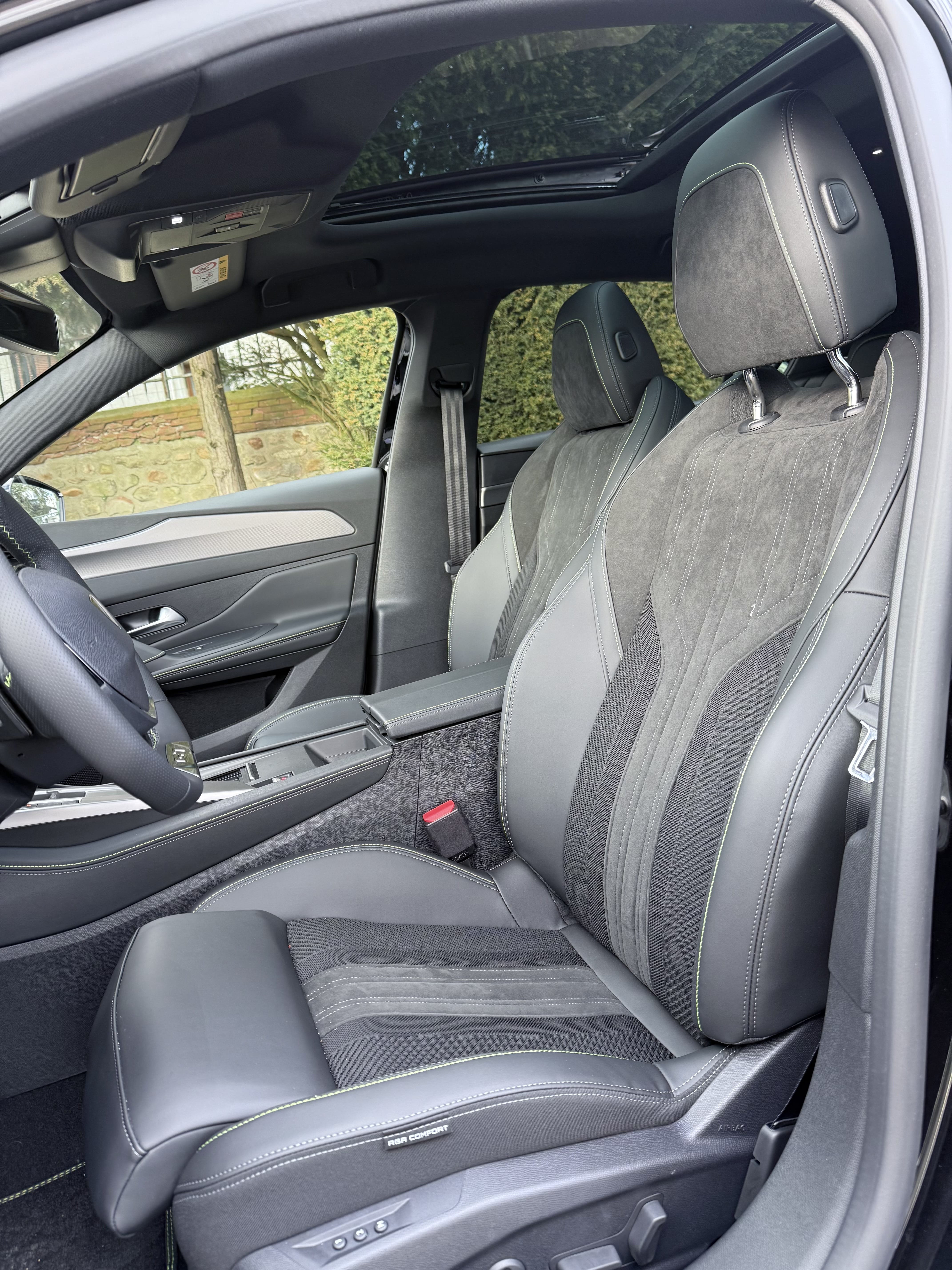 Peugeot 308 GT avec GPS