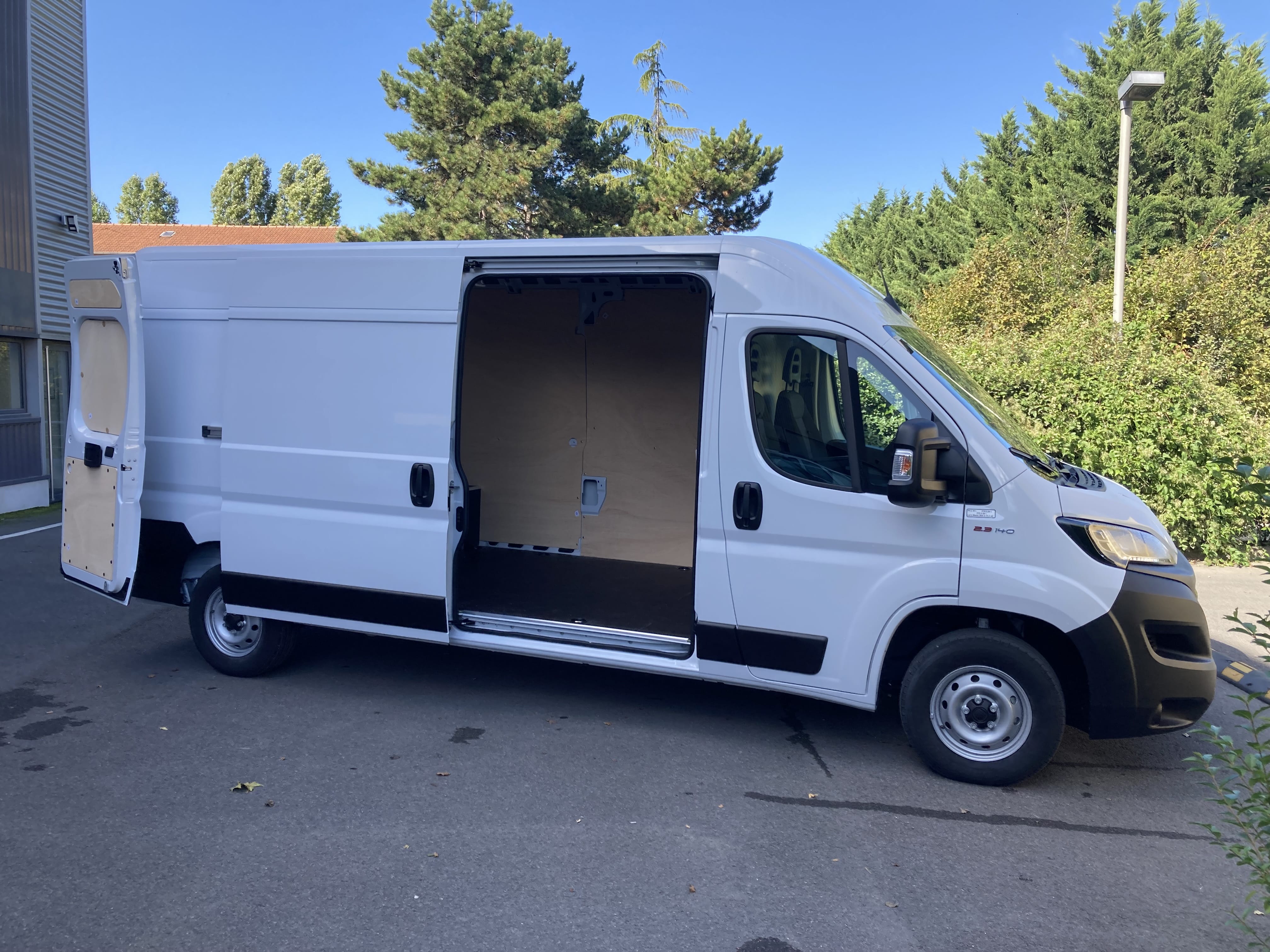 Fiat Ducato 140 ch 13 M3 avec Diable 350kg avec Audio Bluetooth