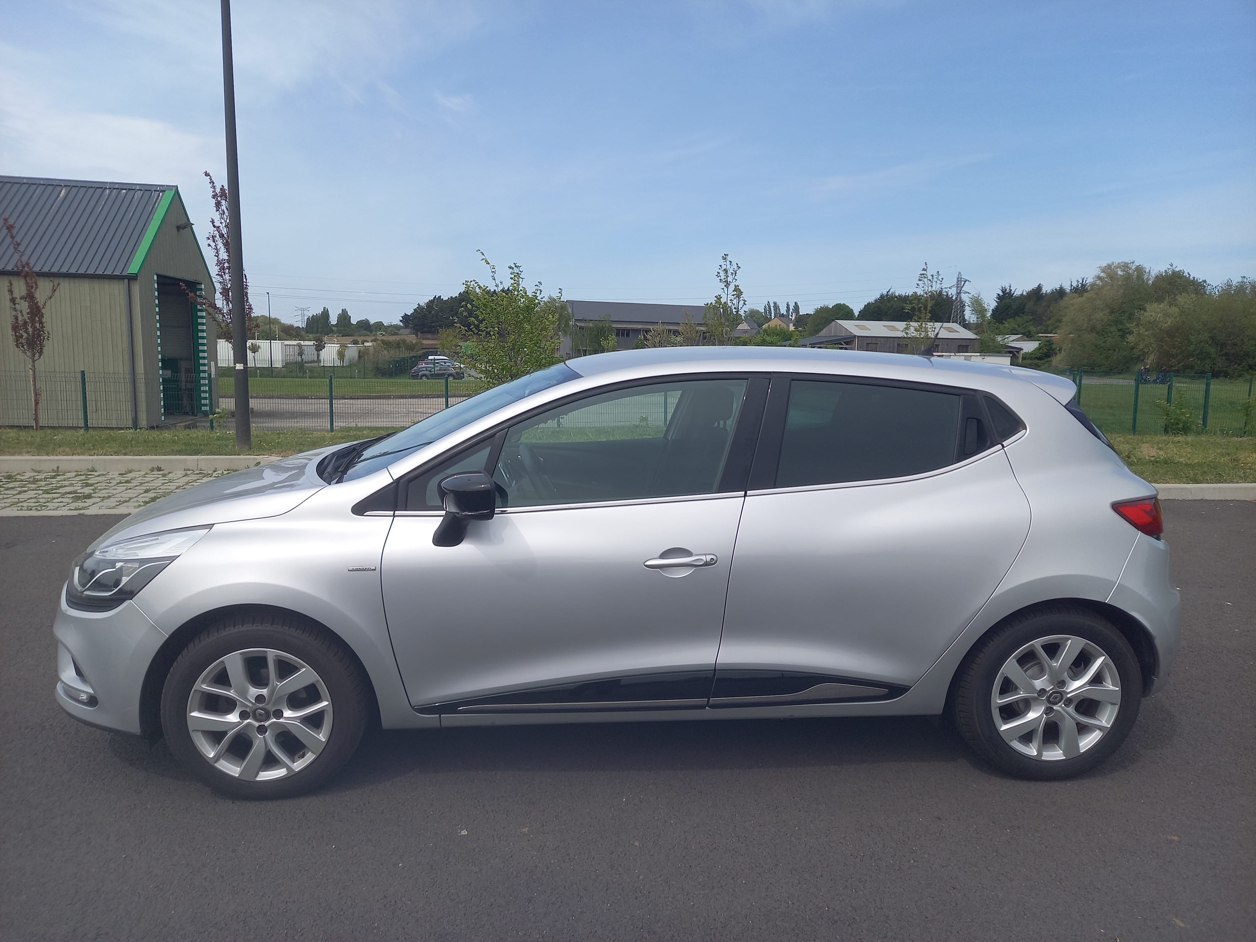 Renault Clio Limited 90cv avec Climatisation