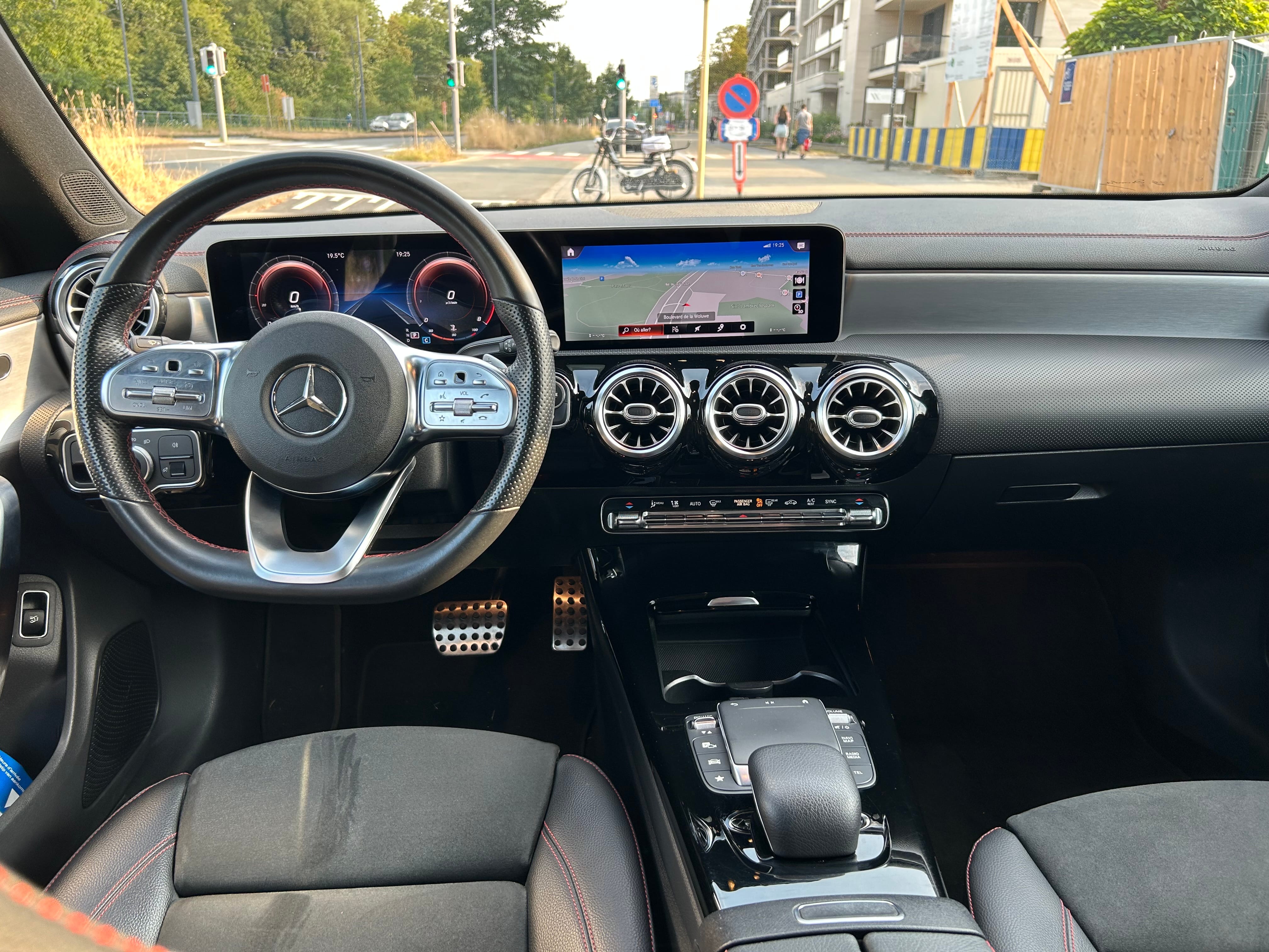 Mercedes-Benz CLA 180 avec Caméra de recul