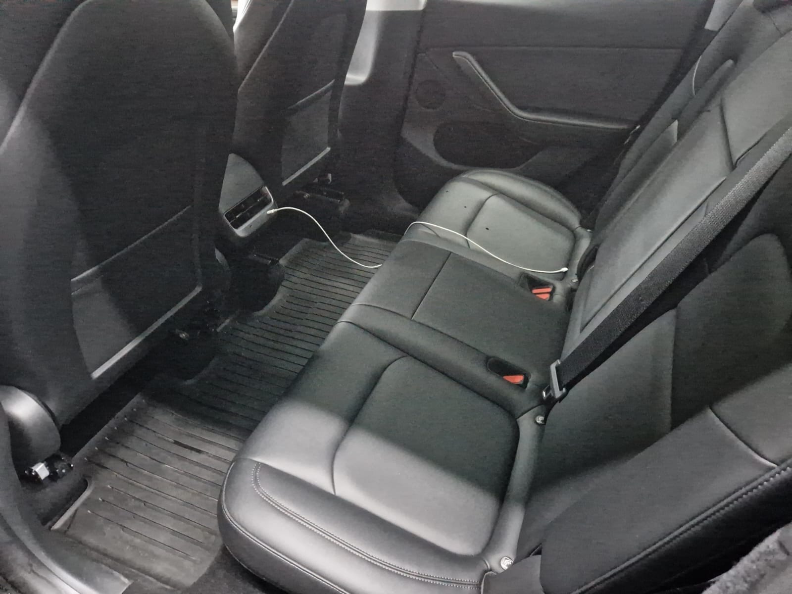 Tesla Model Y Long Range med GPS