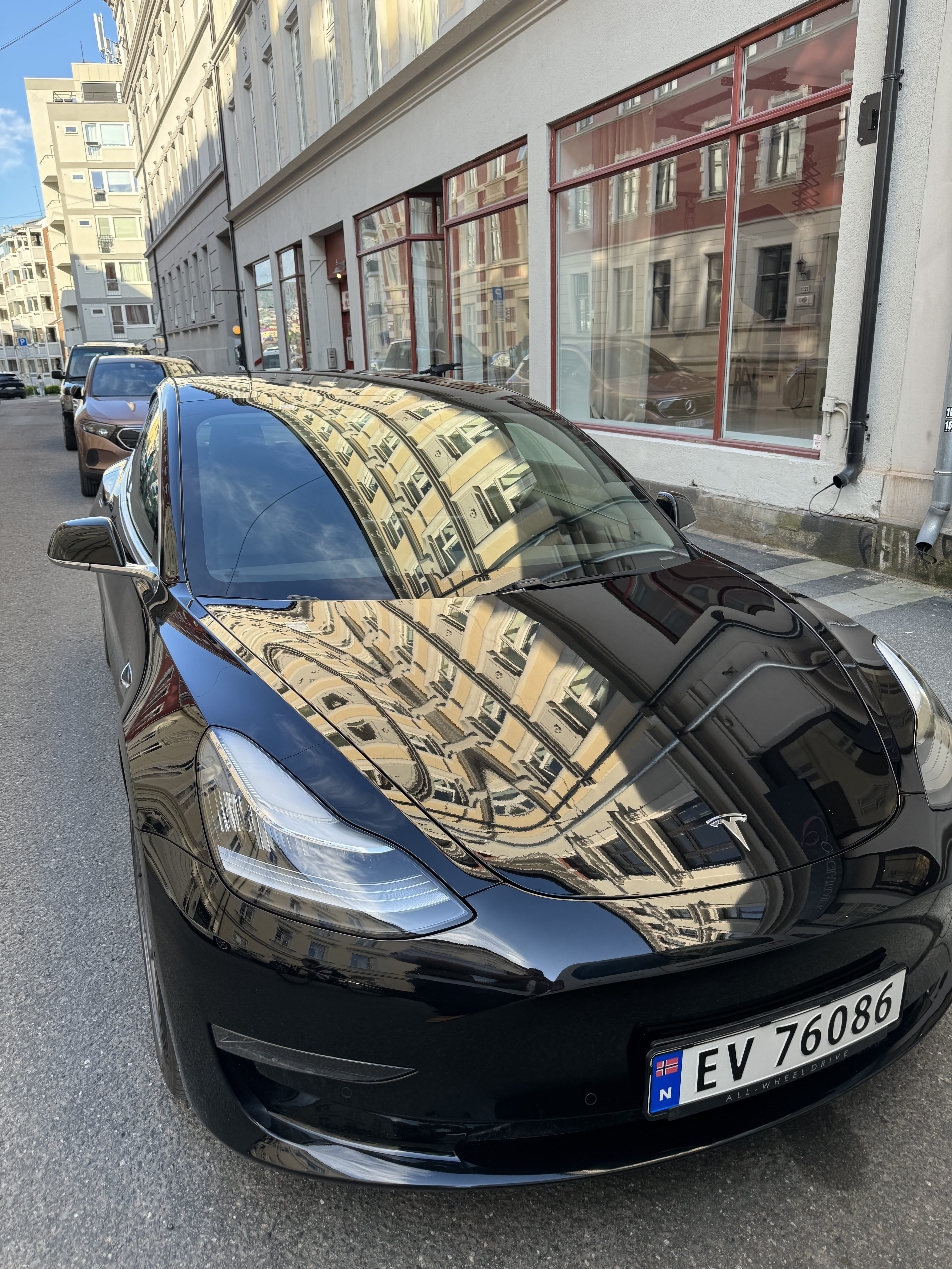 Tesla Model 3 Long Range med Firehjulstrekk