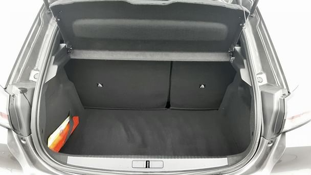 Peugeot 208 Louez la Nouvelle Peugeot 208 – Moderne, Confortable et Connectée !