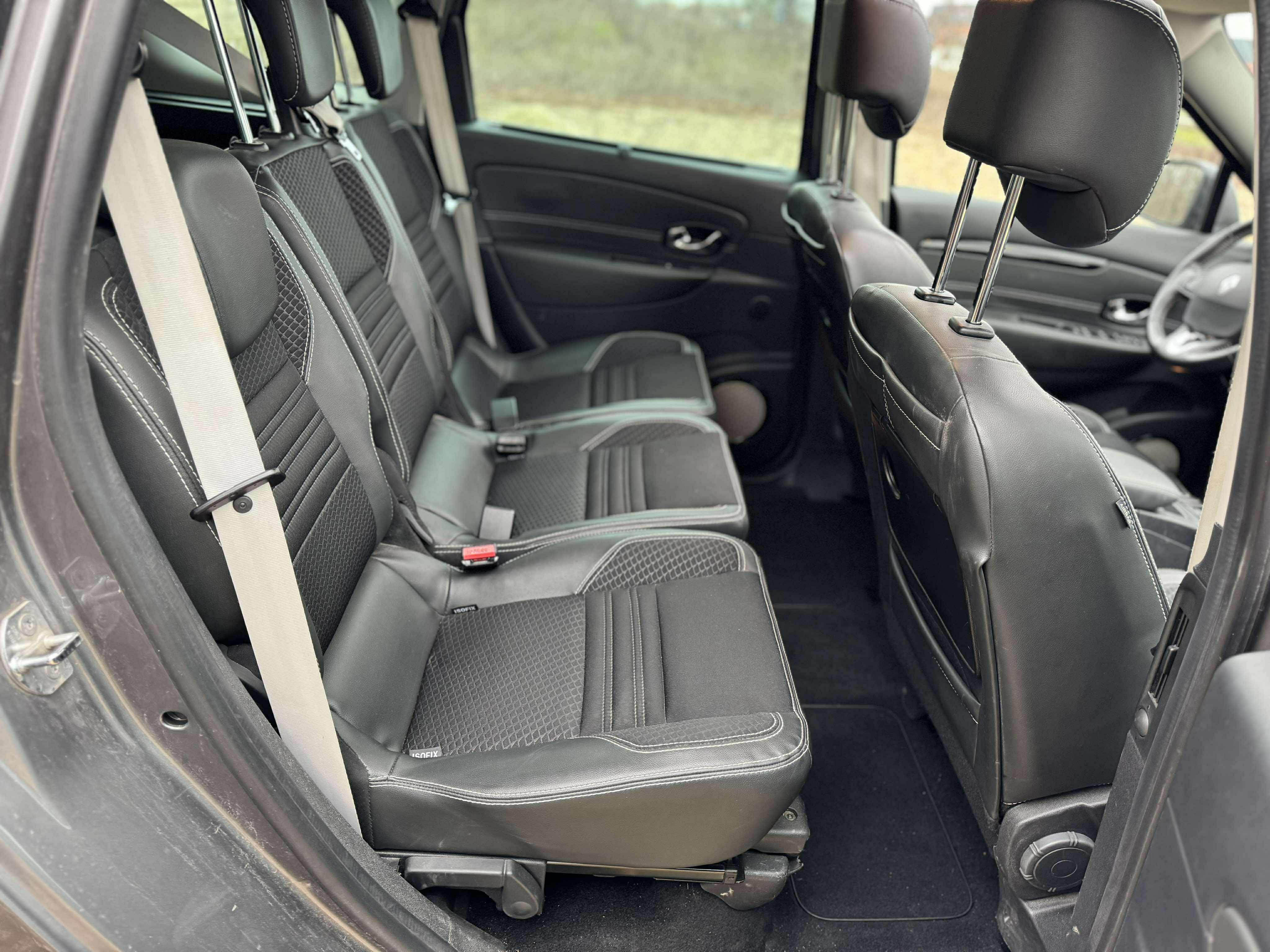 Renault Mégane Scenic avec Pneus neige