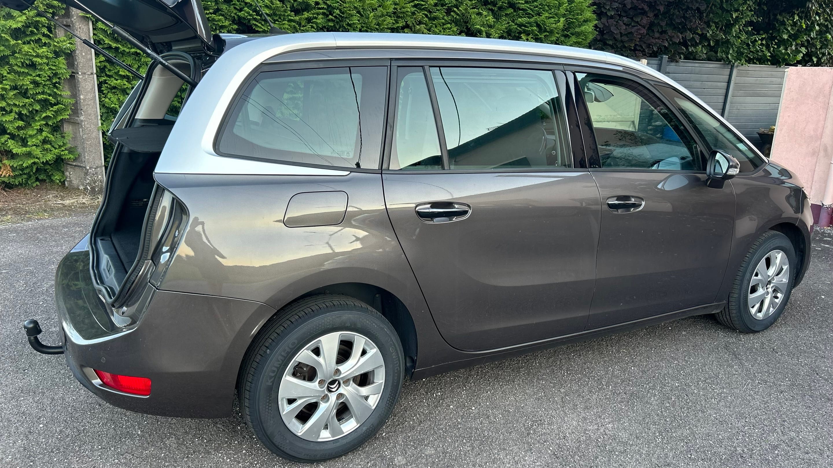 Citroen C4 Grand Spacetourer avec Apple CarPlay