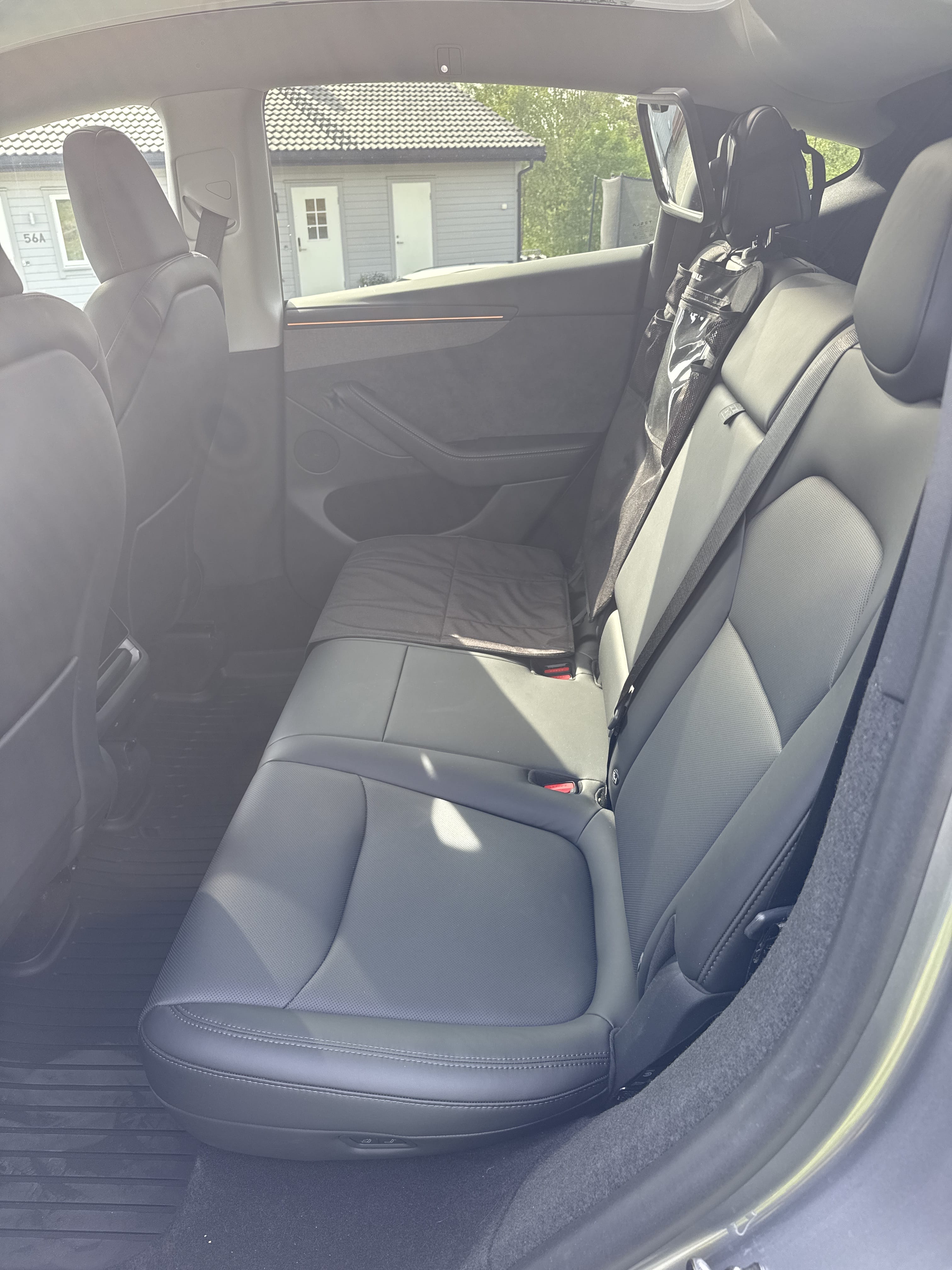 Tesla Model Y Long Range med Cruisekontroll