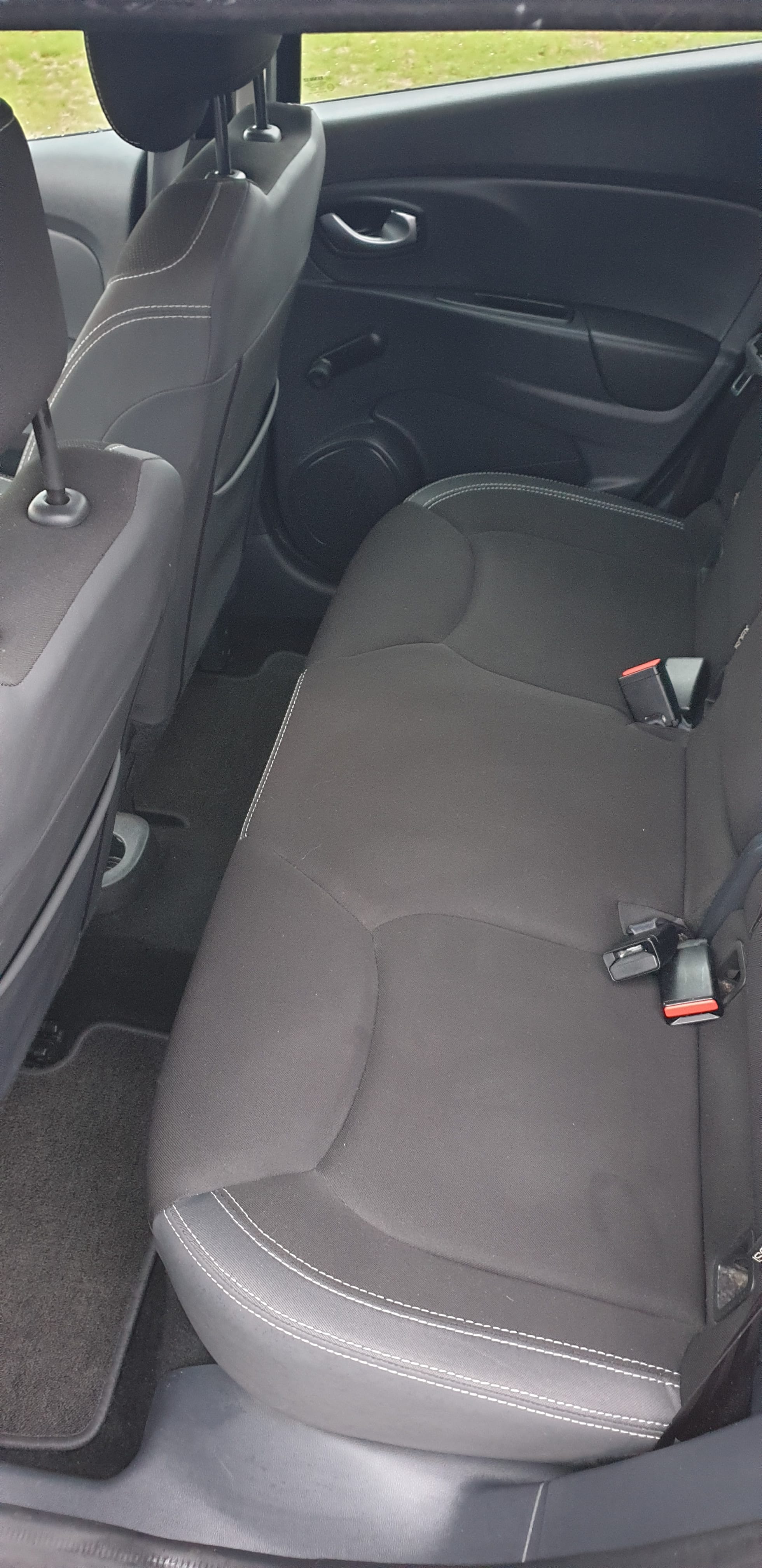Renault Clio Estate 1.5L dCi 90cv Zen avec Entrée audio / iPod