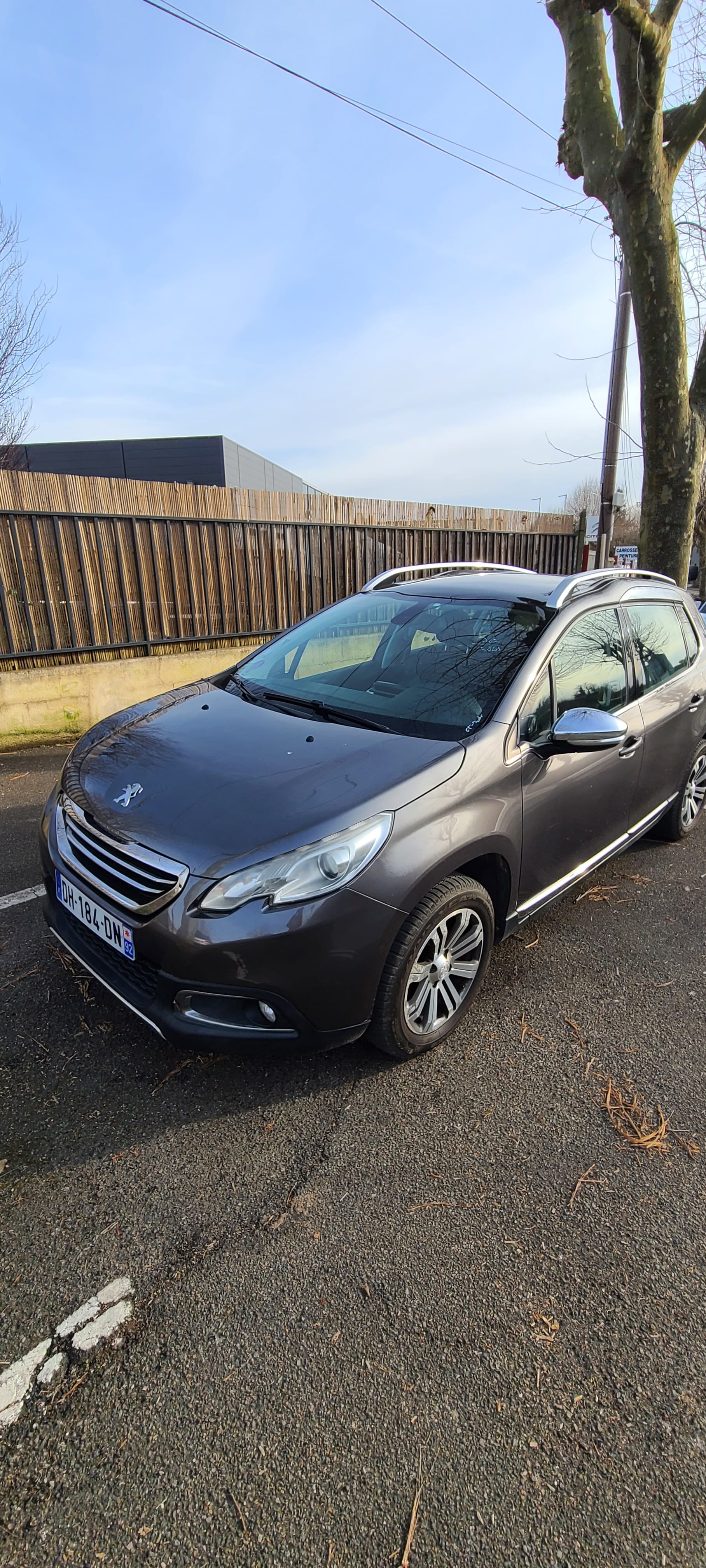 Peugeot 2008, 2014, Essence 98