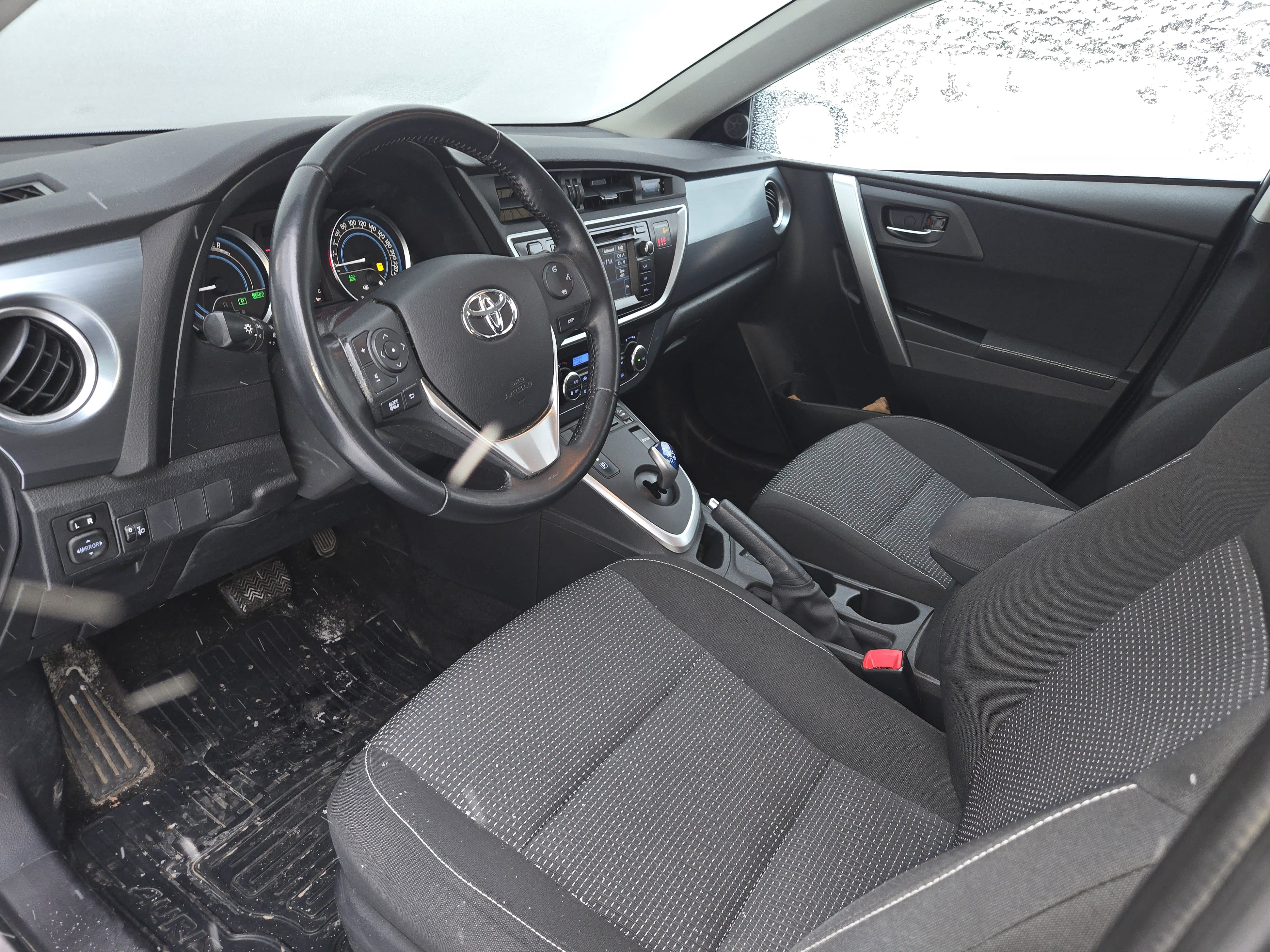 Toyota Auris 1,8 Bensin , Automat gir with Bluetooth audio