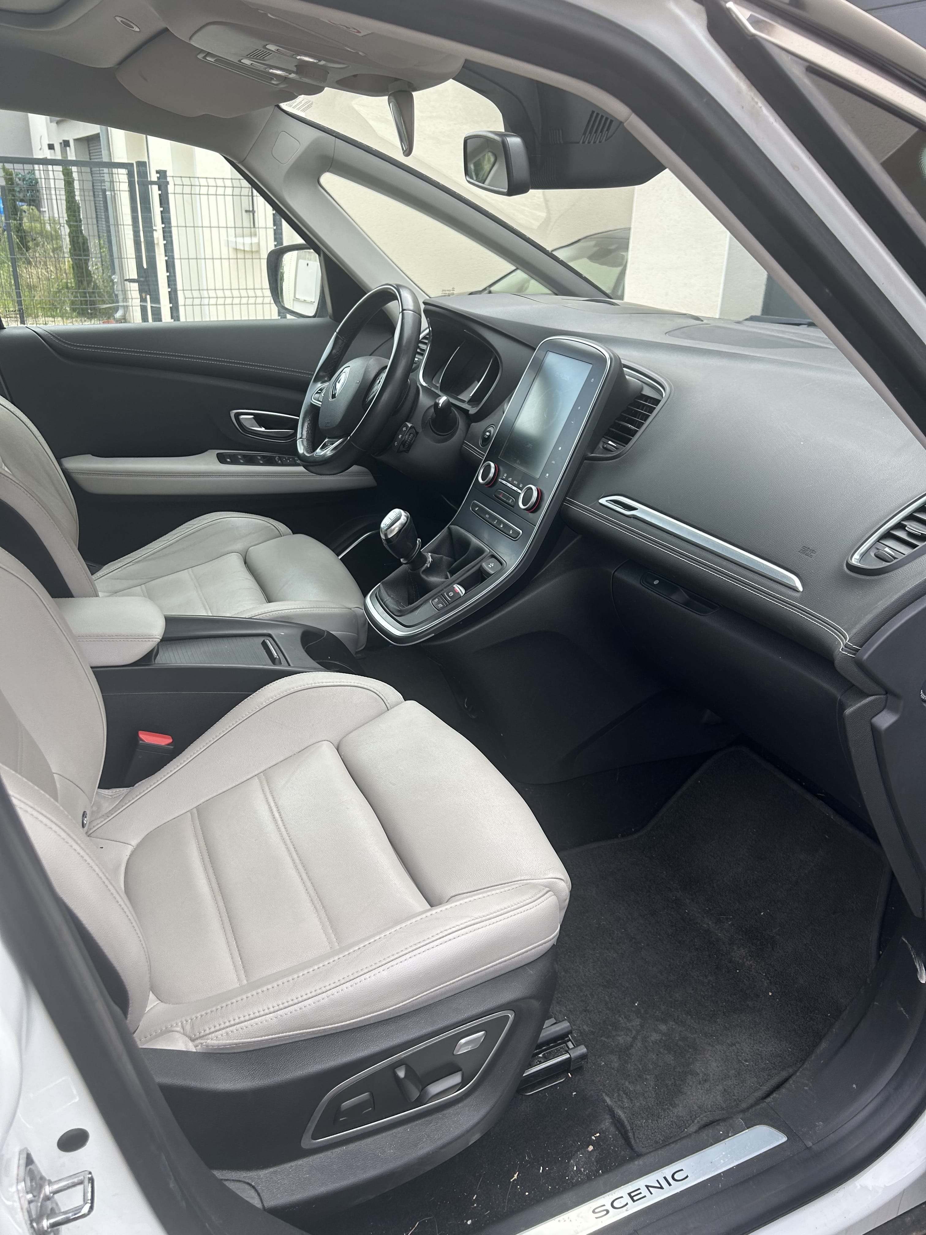 Renault Scenic avec Siège bébé