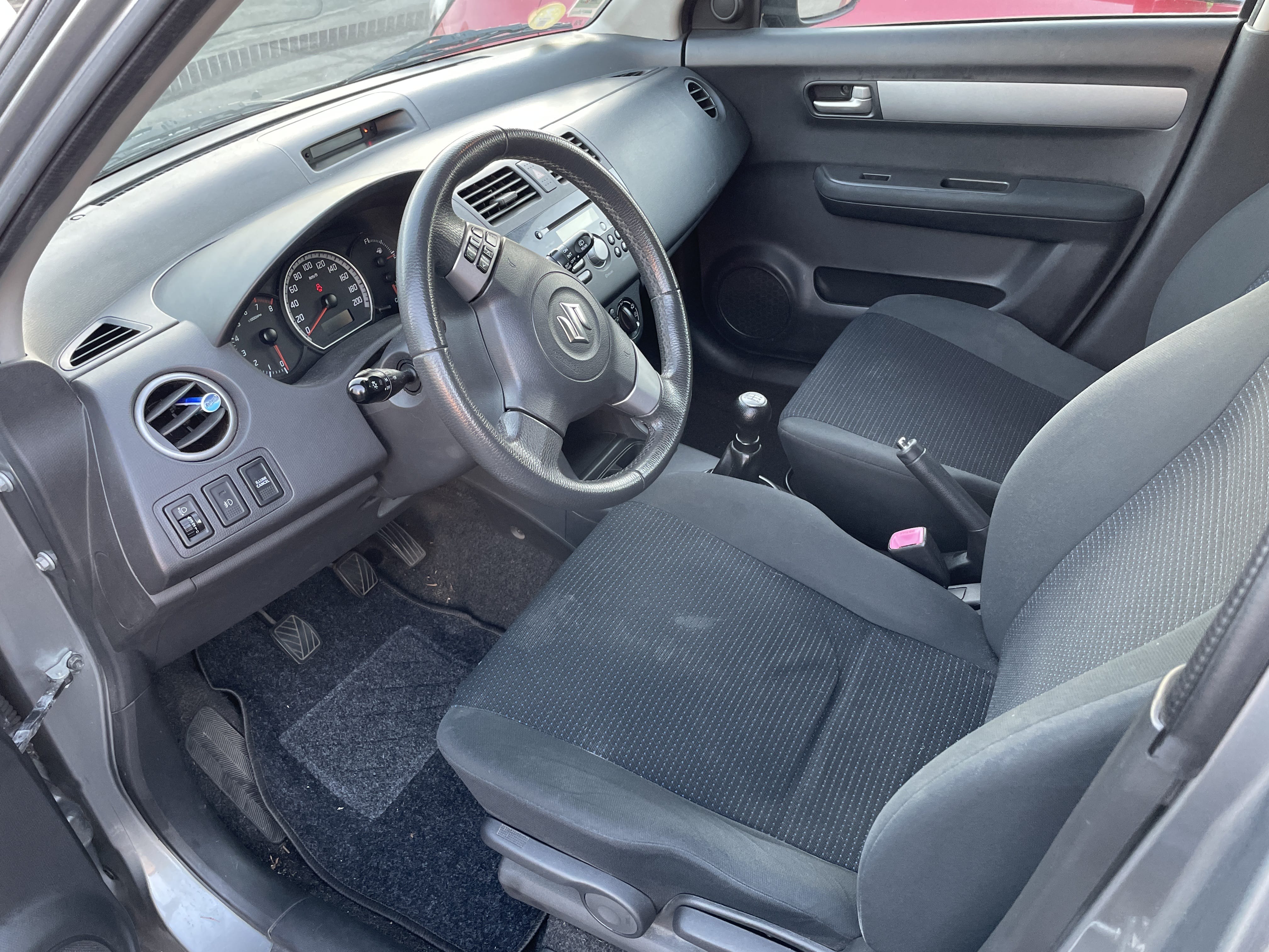 Suzuki Swift Citadine idéale.