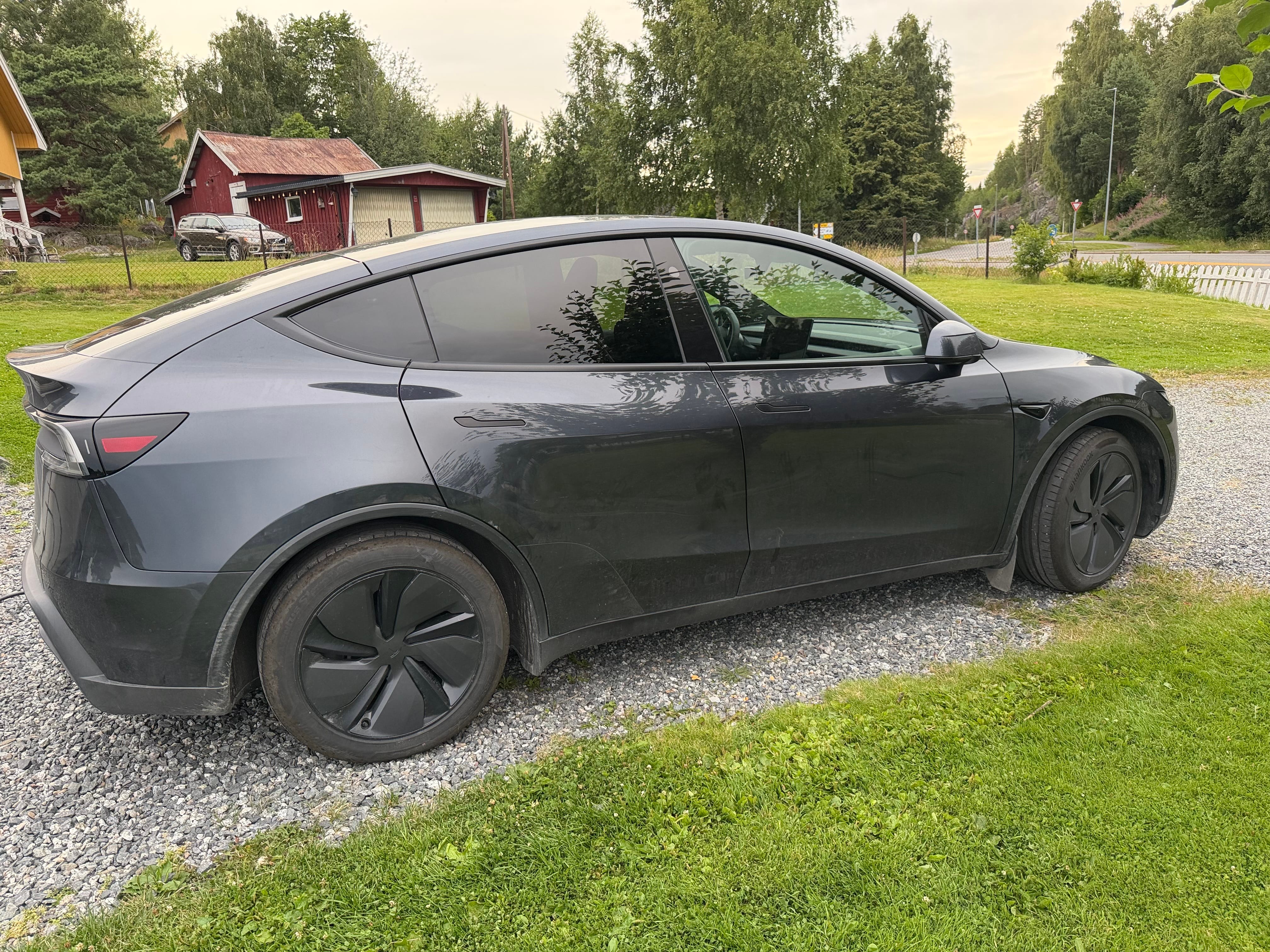 Tesla Model Y Long Range med Aircondition