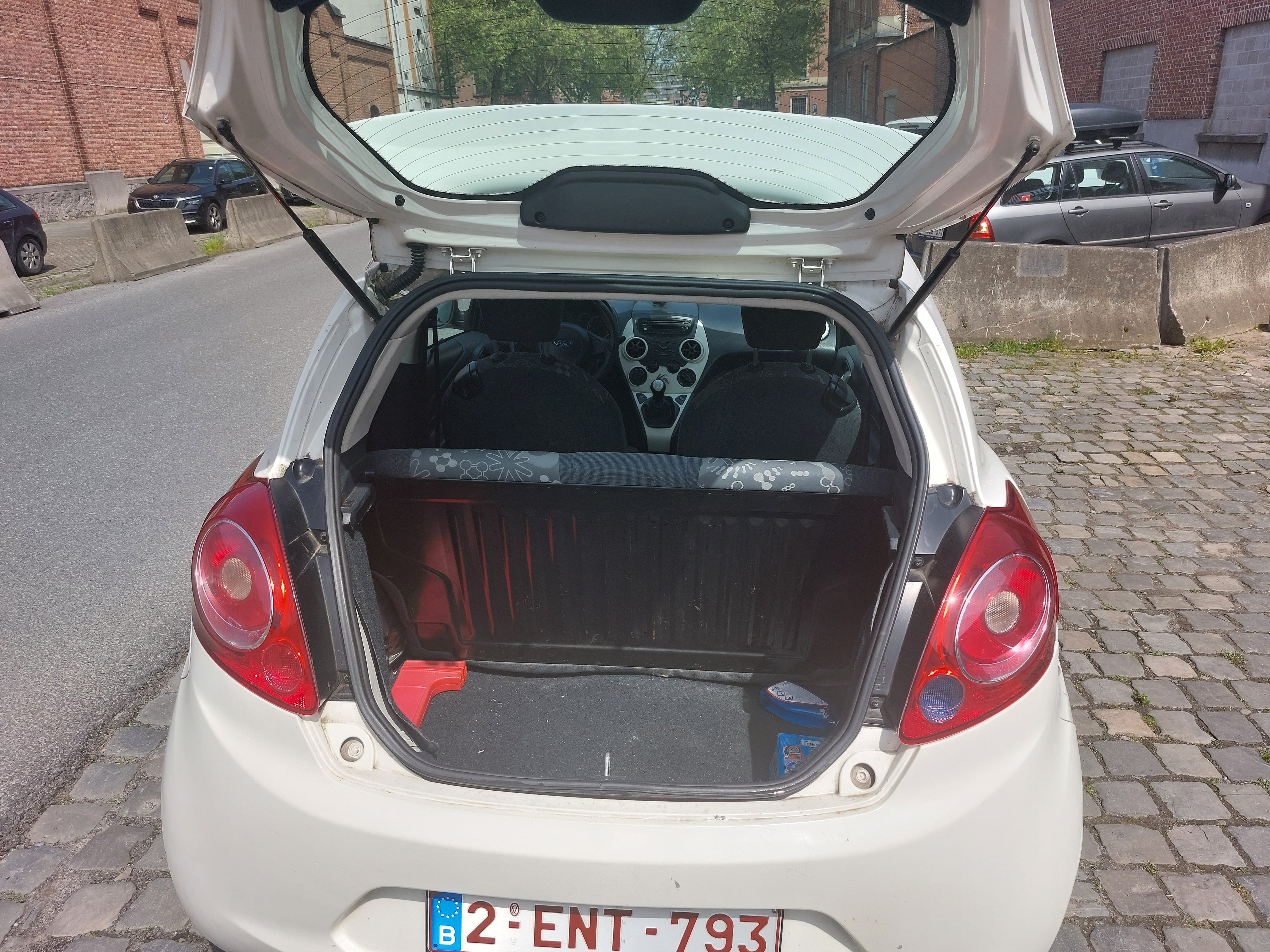 Ford Ka avec Entrée audio / iPod