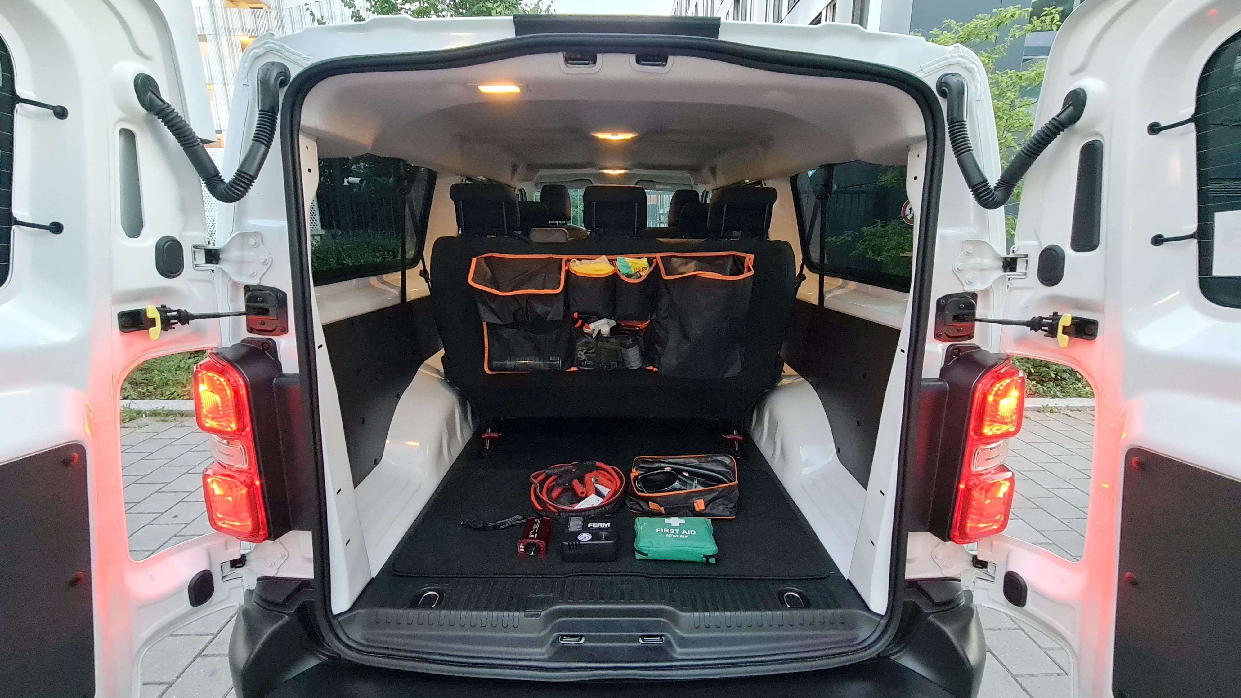 Toyota Proace Combi  Blanc - 9 places Climatisation GPS Android Auto & Apple CarPlay avec Android Auto