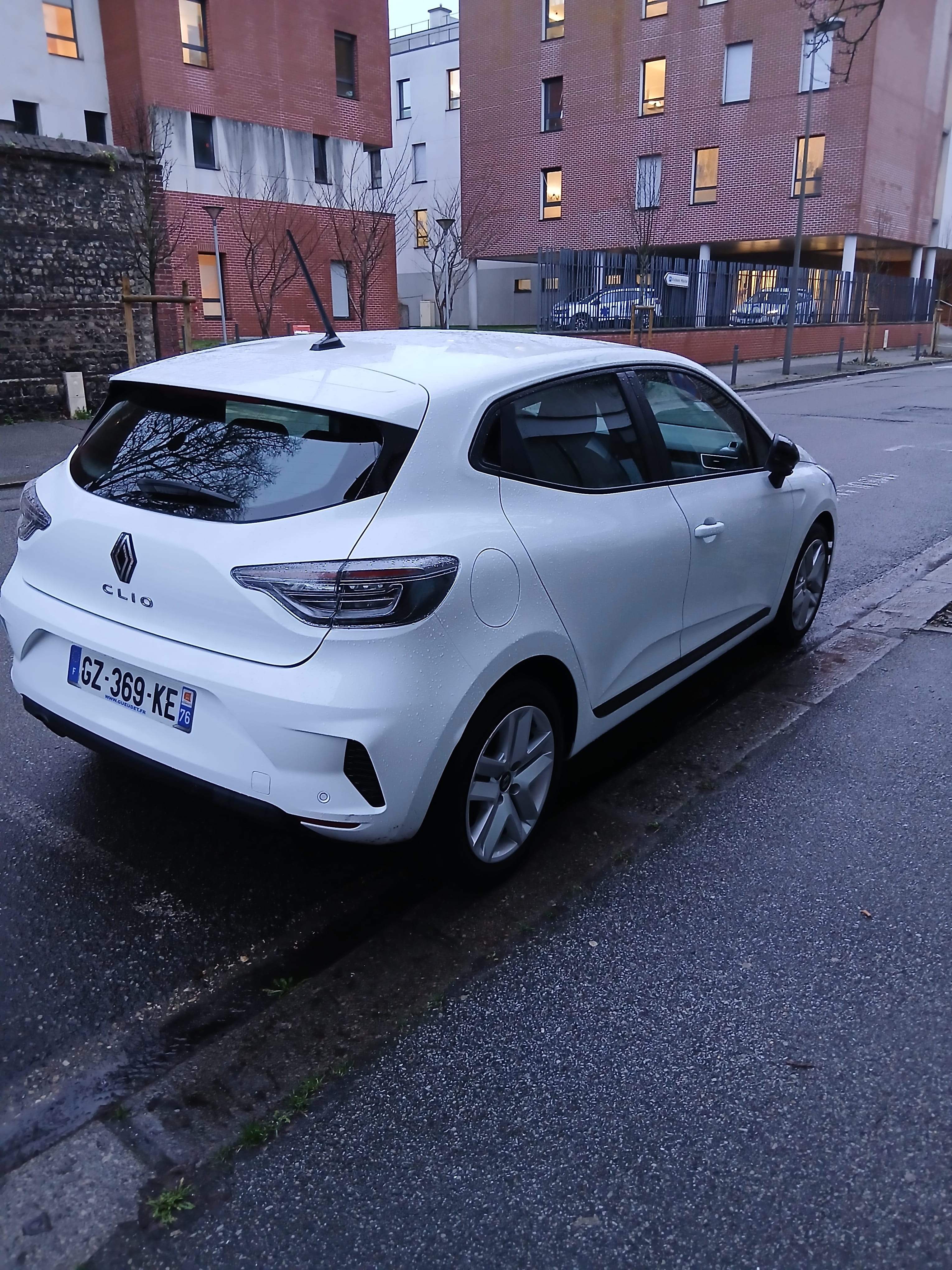 Renault Clio avec Entrée audio / iPod