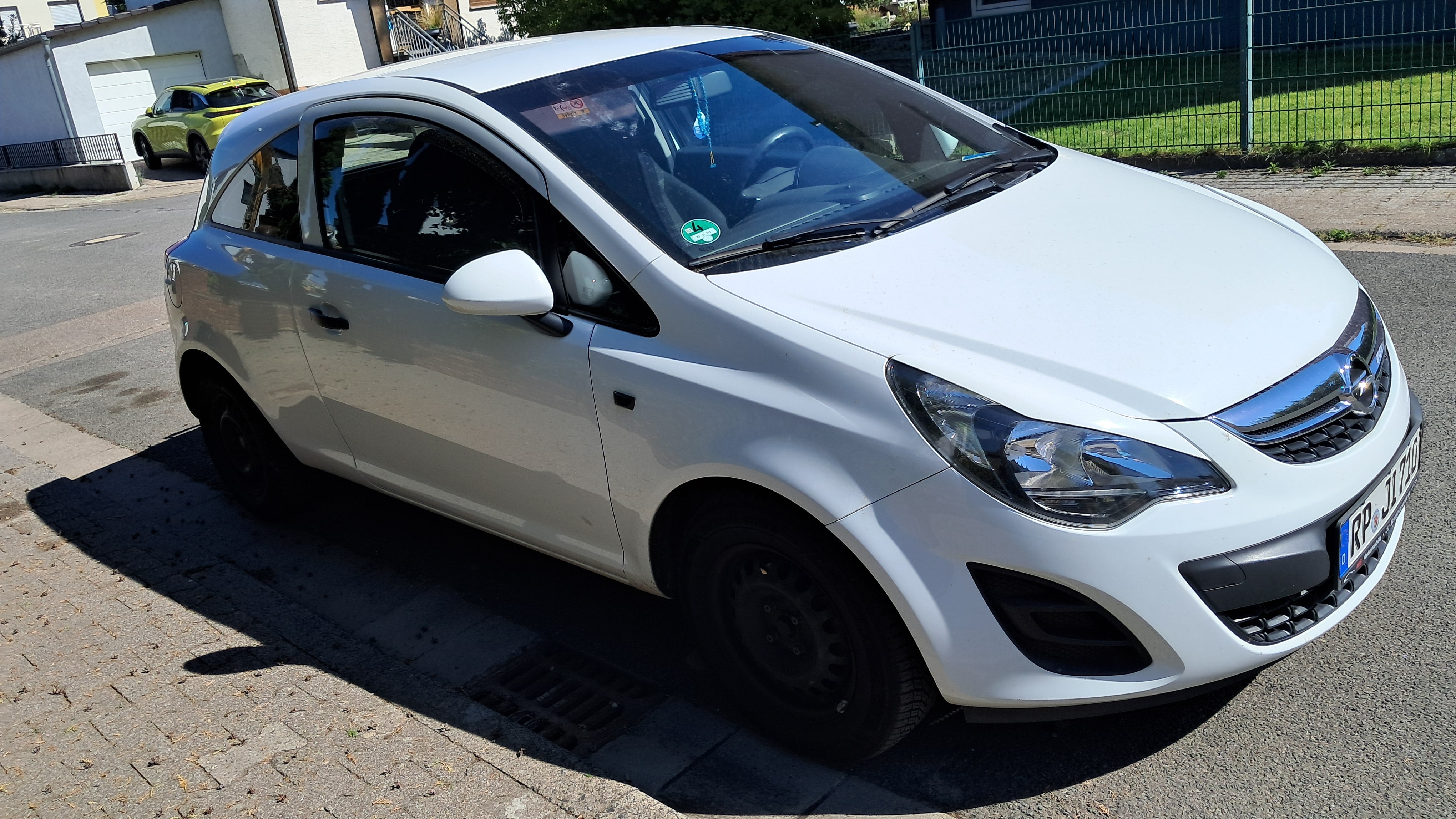 Opel Corsa mit Winterreifen