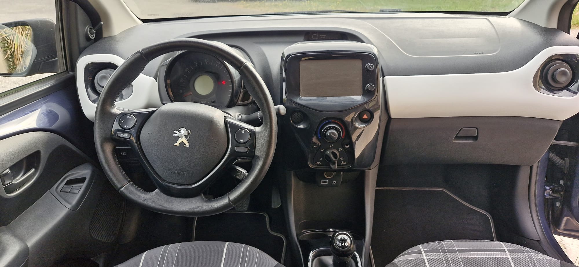Peugeot 108 with Bluetooth audio