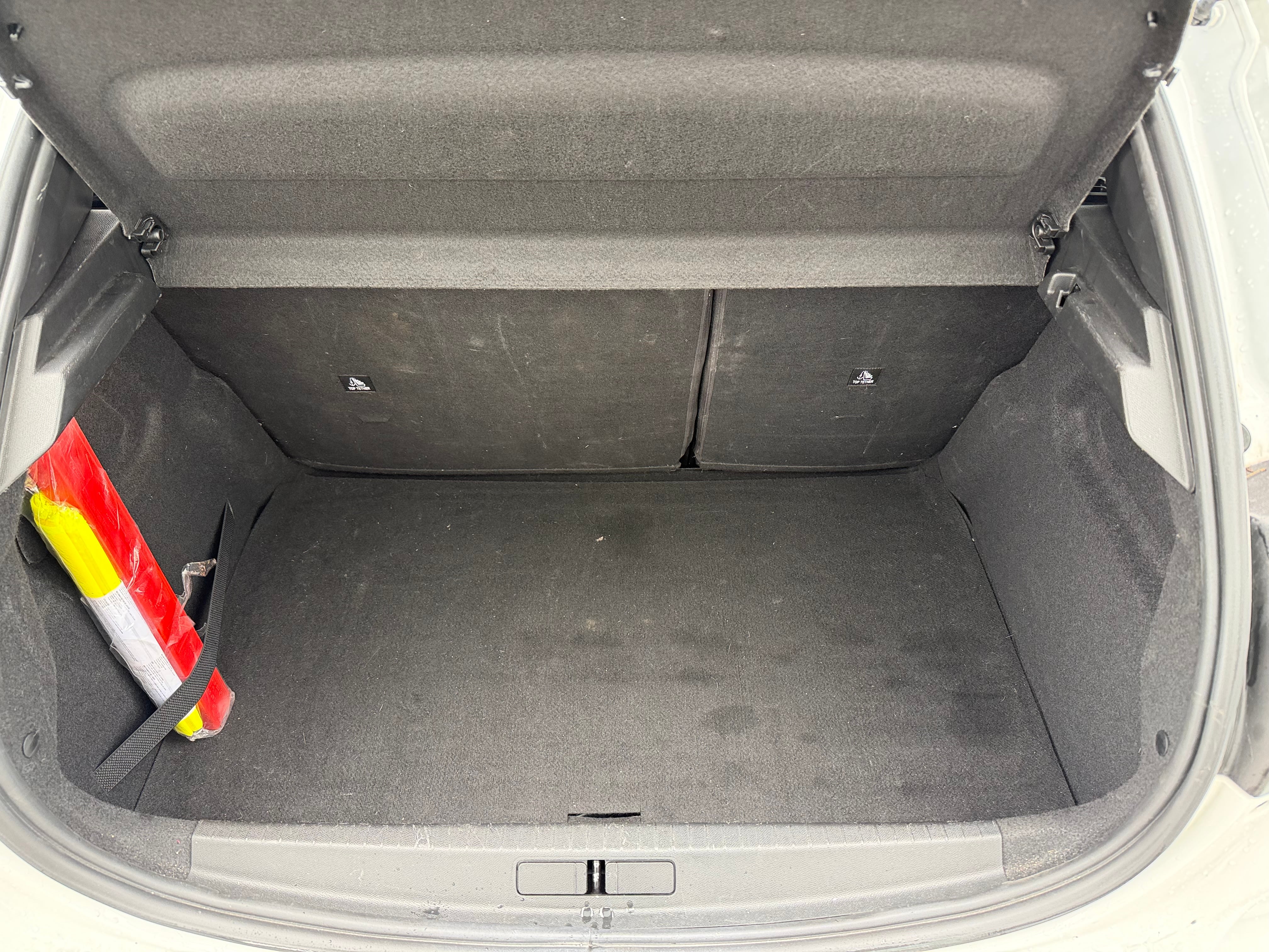 Peugeot 208 avec Apple CarPlay