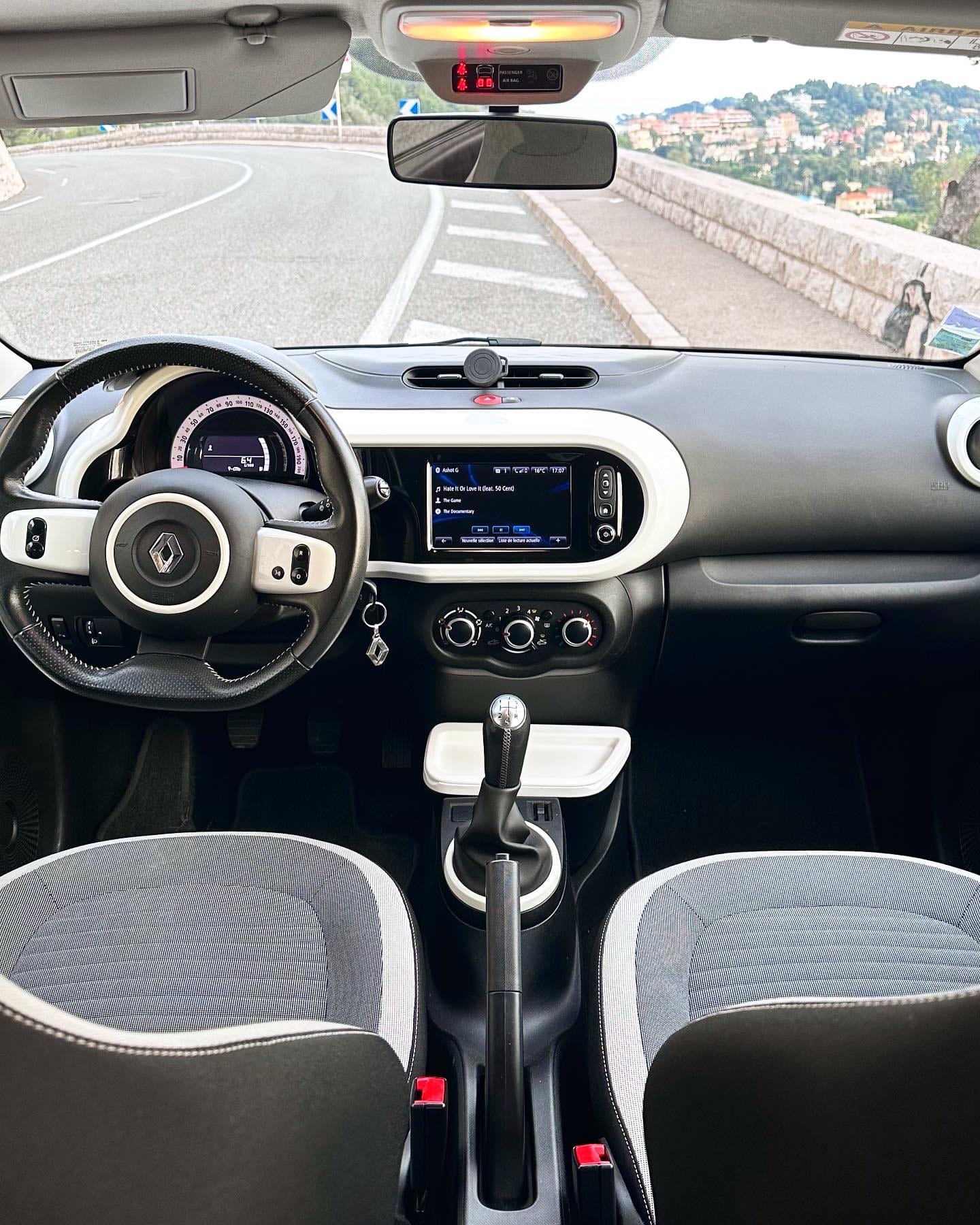 Renault Twingo III avec GPS