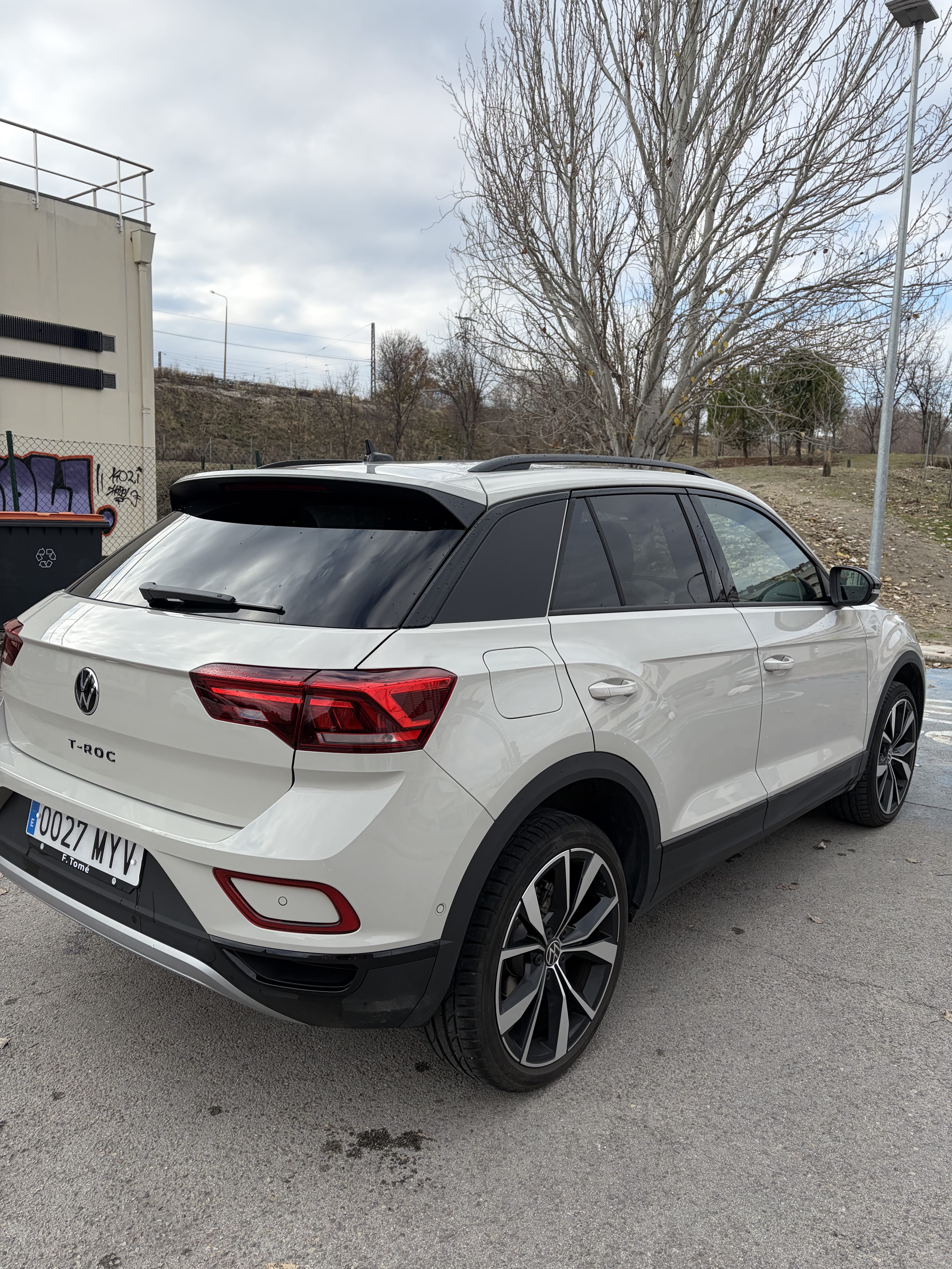 Volkswagen T-Roc with Air conditioning