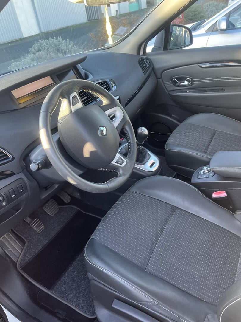 Renault Grand Scenic avec GPS