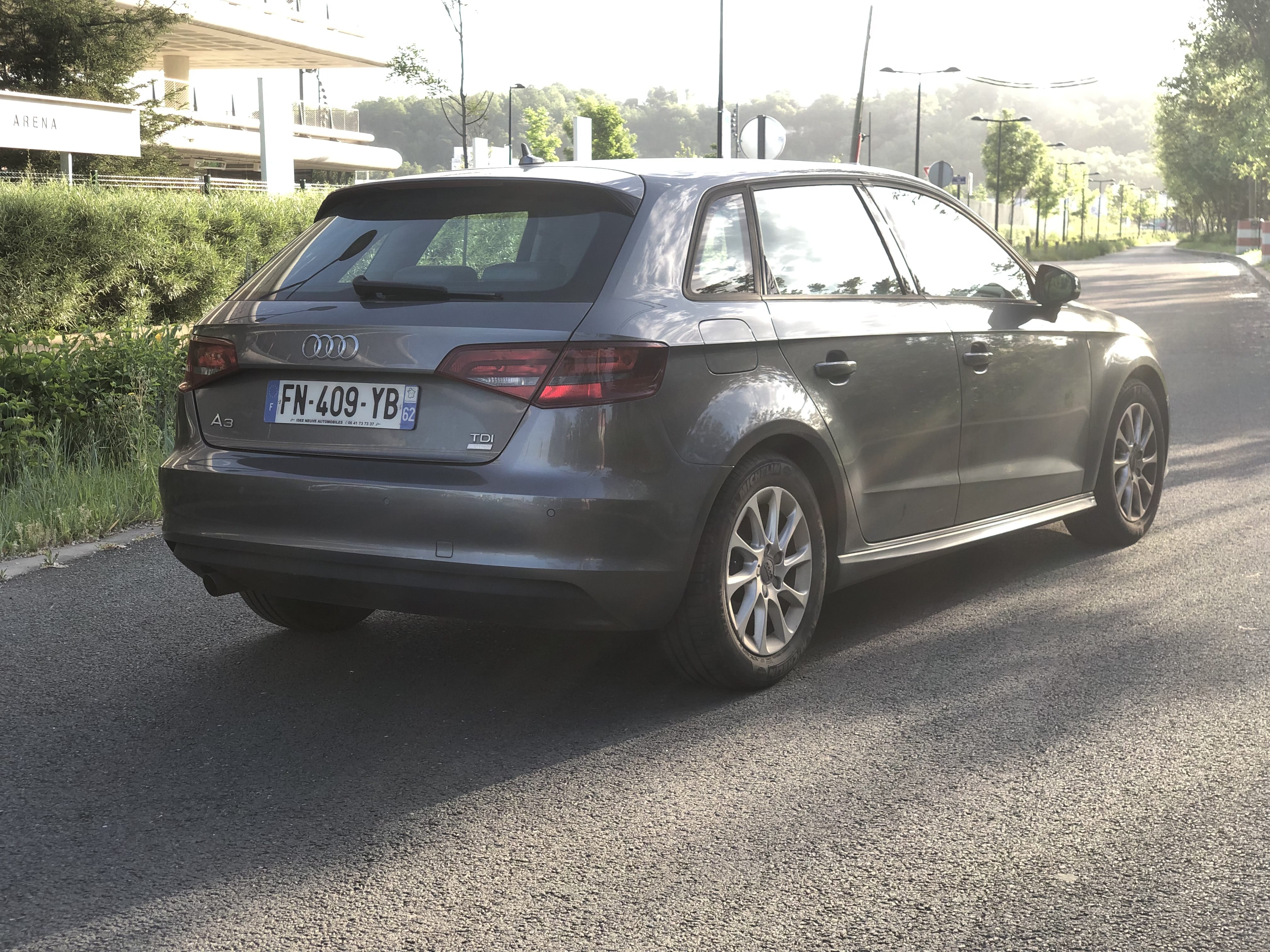 Audi A3 Sportback  Louez l’Audi A3 TDI – Sportivité, Confort & Économie à Bordeaux ! avec GPS