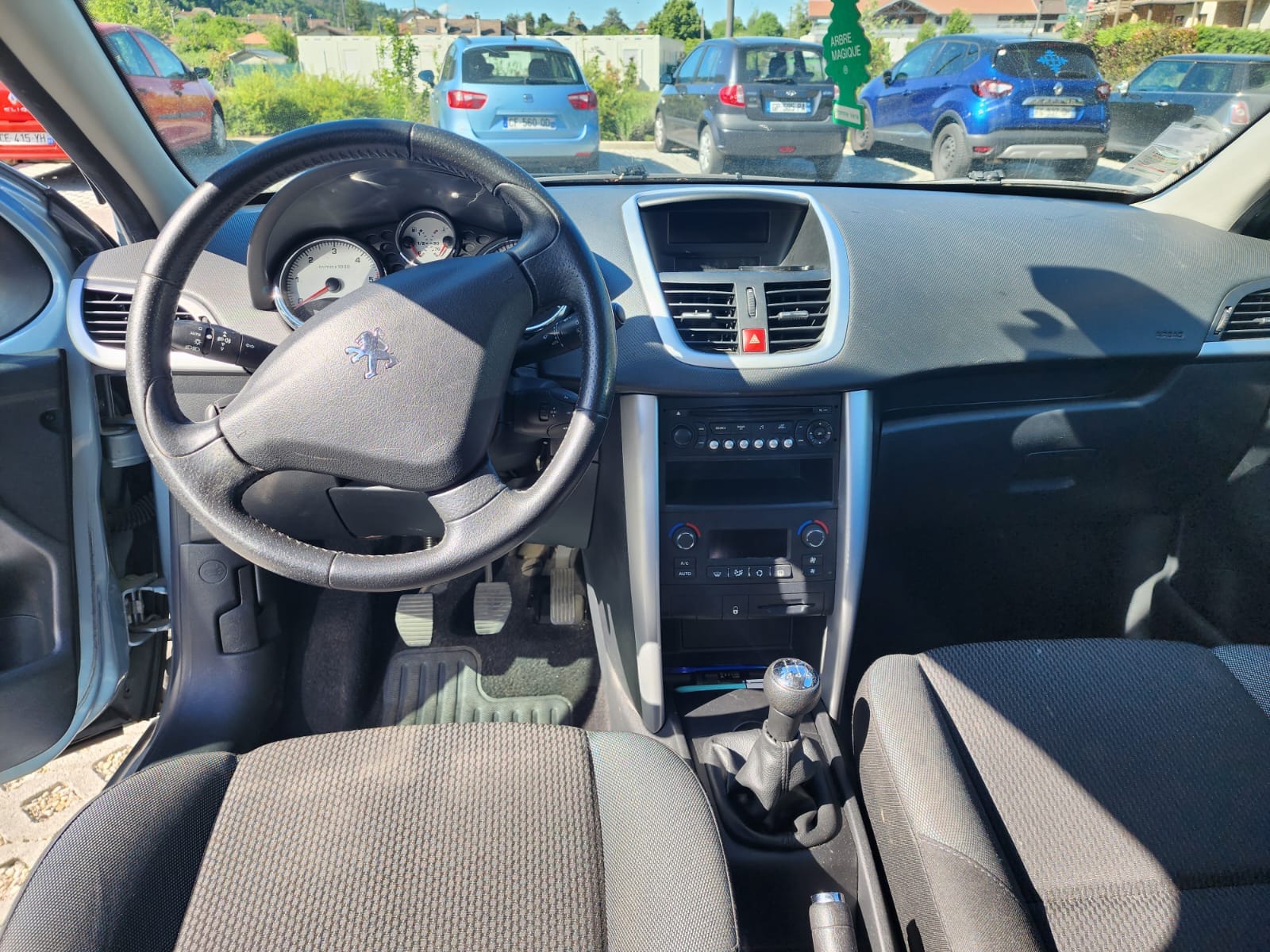 Peugeot 207 avec Pneus neige