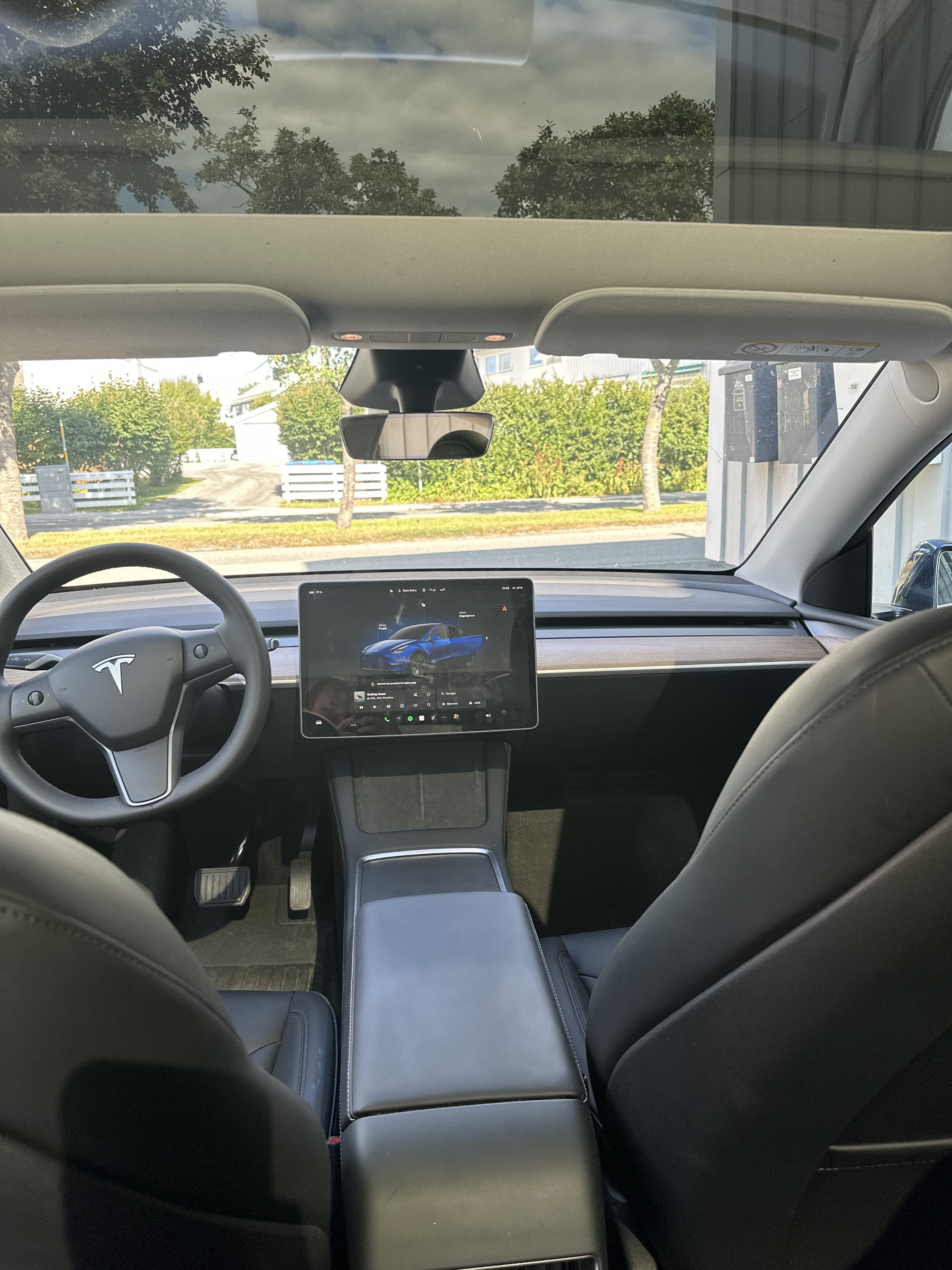Tesla Model Y Long Range med Cruisekontroll