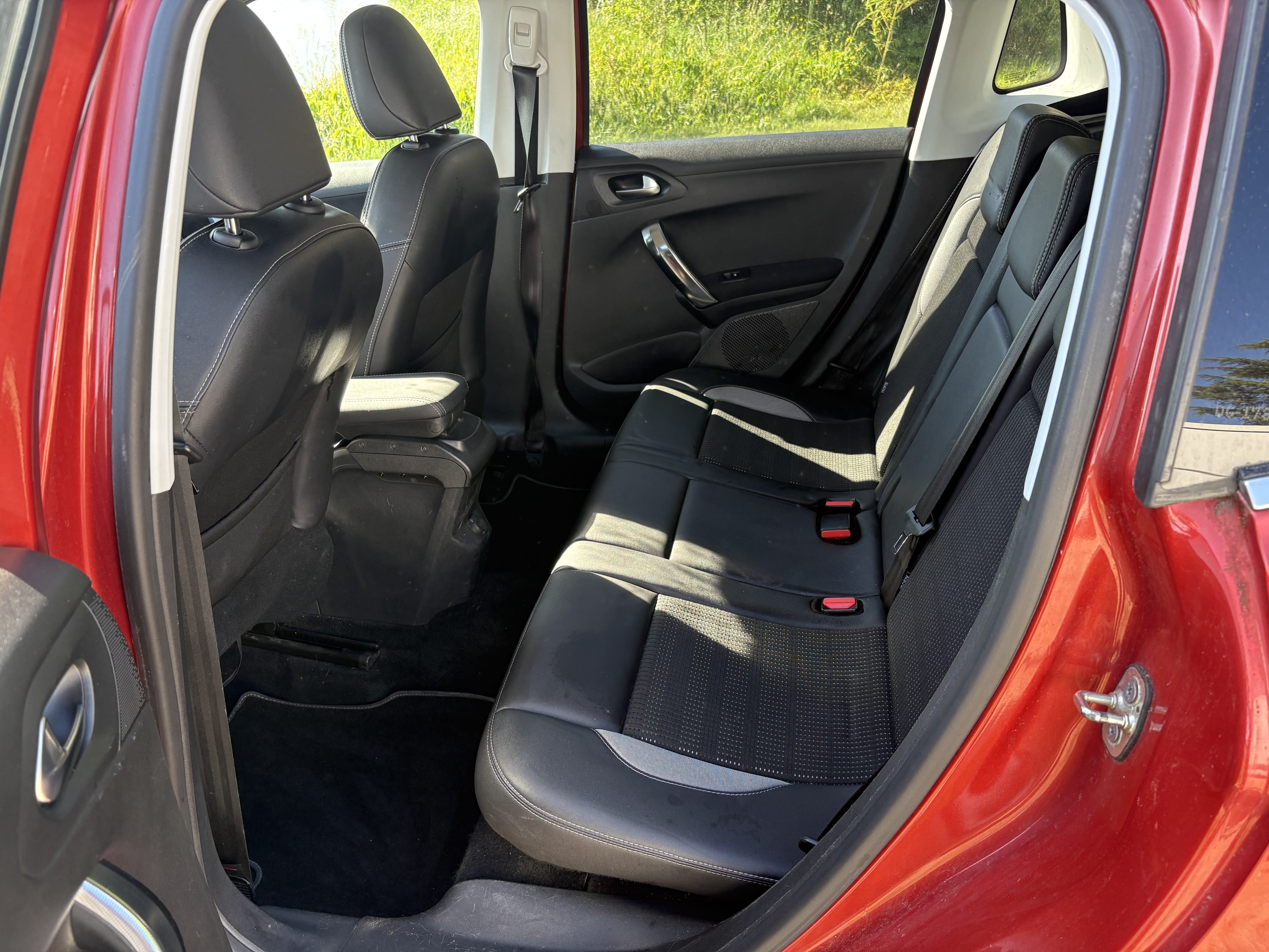 Peugeot 2008 avec Siège bébé